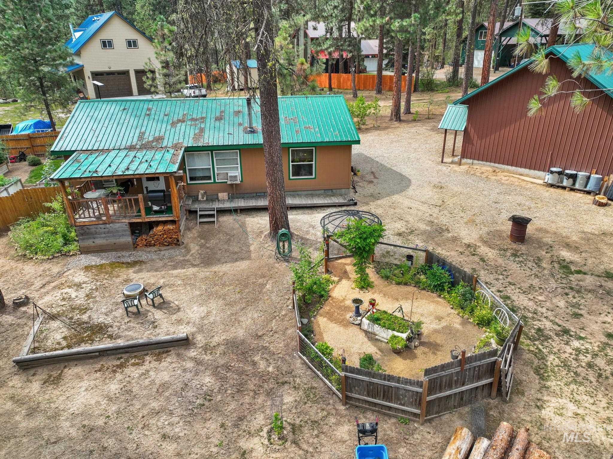 10 Cricket Rd, Garden Valley, Idaho 83622, 3 Bedrooms, 2 Bathrooms, Residential For Sale, Price $499,000,MLS 98961452