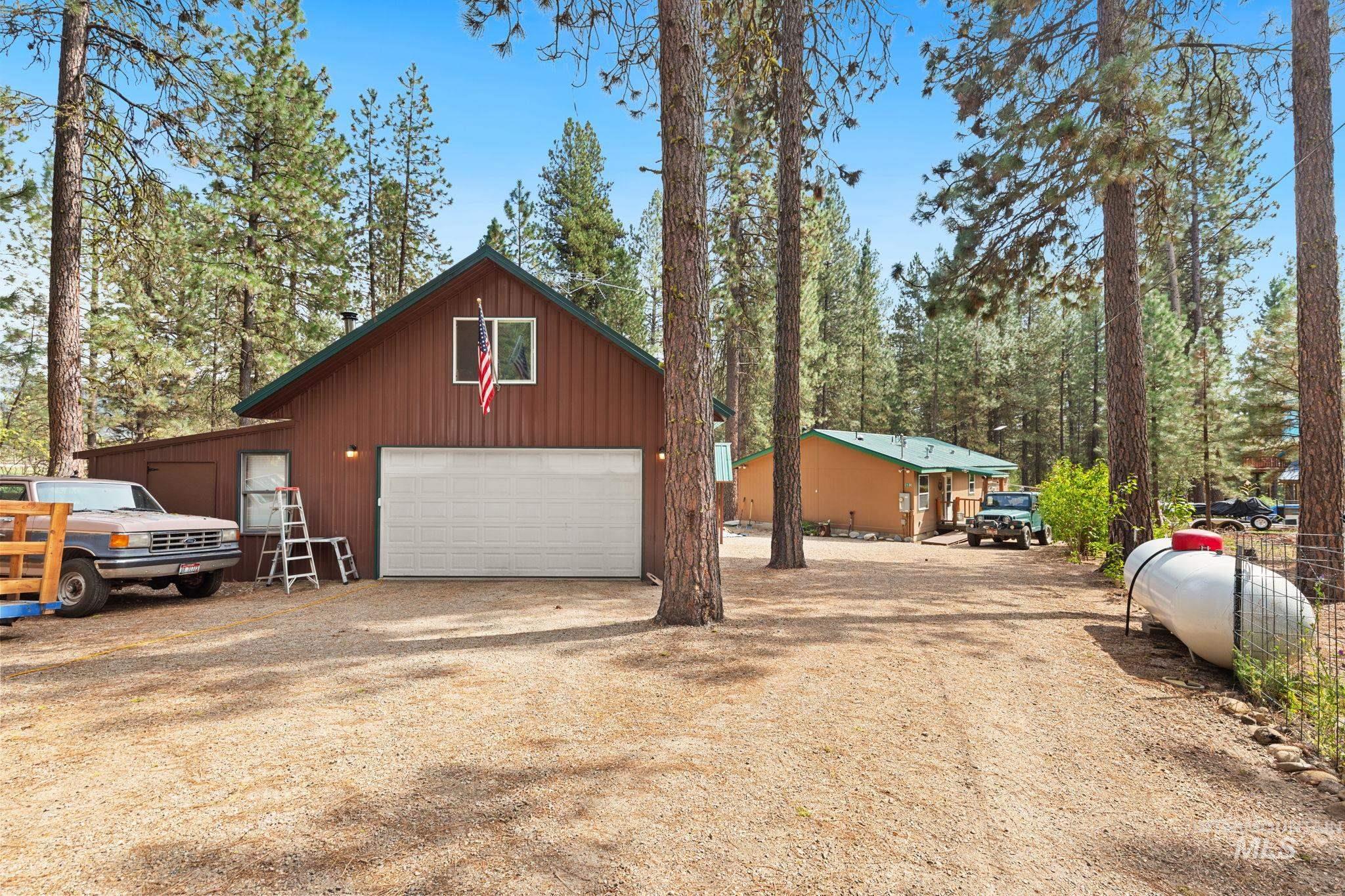 10 Cricket Rd, Garden Valley, Idaho 83622, 3 Bedrooms, 2 Bathrooms, Residential For Sale, Price $499,000,MLS 98961452