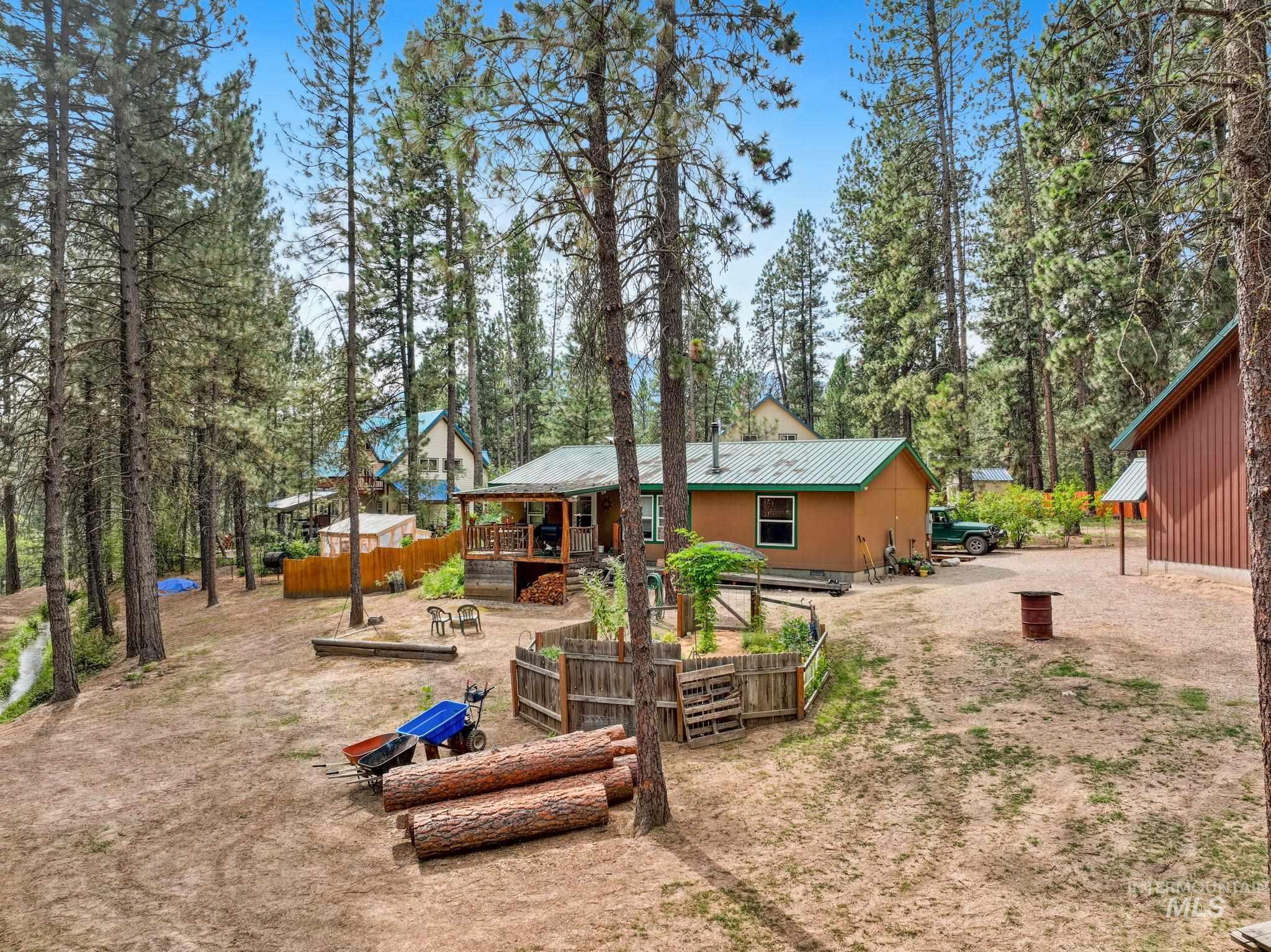 10 Cricket Rd, Garden Valley, Idaho 83622, 3 Bedrooms, 2 Bathrooms, Residential For Sale, Price $499,000,MLS 98961452