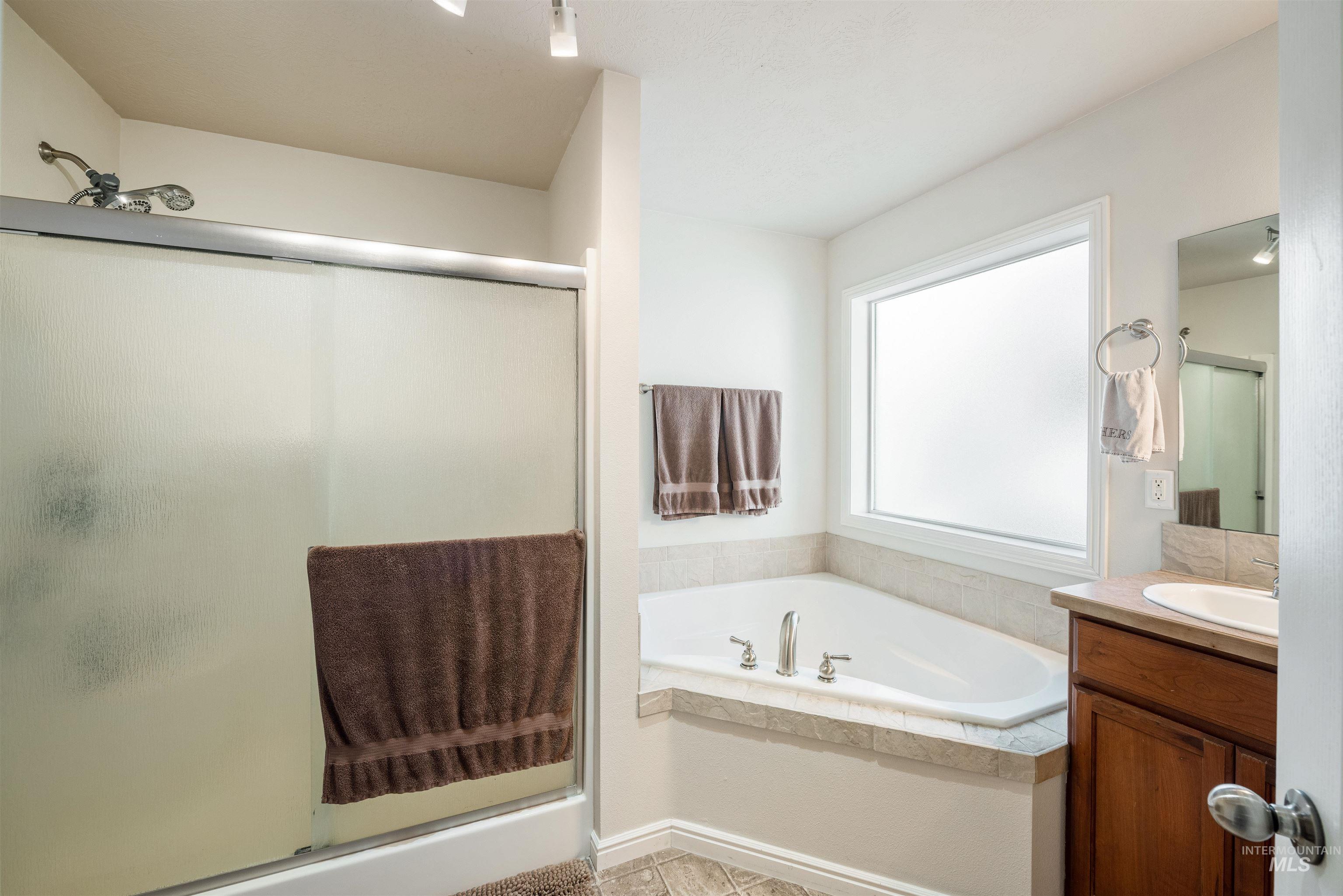 3509 Sunset Avenue, Caldwell, Idaho 83605, 4 Bedrooms, 3 Bathrooms, Residential For Sale, Price $539,900,MLS 98961460