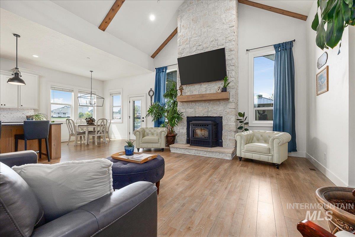 24301 Wanda Way, Middleton, Idaho 83644, 3 Bedrooms, 2 Bathrooms, Residential For Sale, Price $1,025,000,MLS 98961485