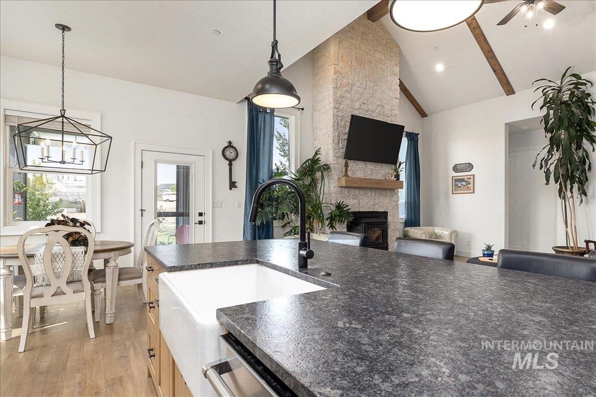 24301 Wanda Way, Middleton, Idaho 83644, 3 Bedrooms, 2 Bathrooms, Residential For Sale, Price $1,099,000,MLS 98961485