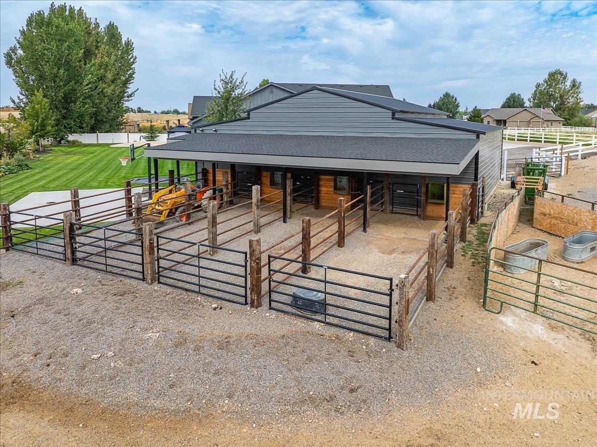 24301 Wanda Way, Middleton, Idaho 83644, 3 Bedrooms, 2 Bathrooms, Residential For Sale, Price $1,025,000,MLS 98961485