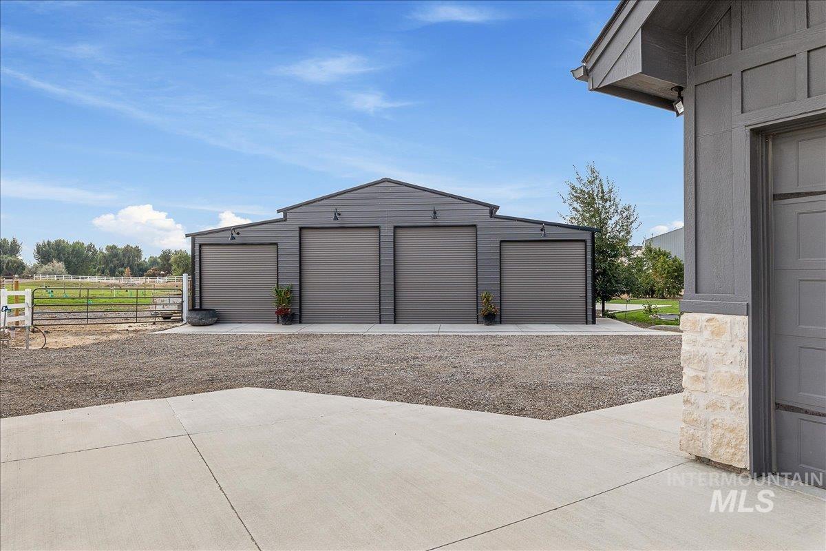 24301 Wanda Way, Middleton, Idaho 83644, 3 Bedrooms, 2 Bathrooms, Residential For Sale, Price $1,025,000,MLS 98961485