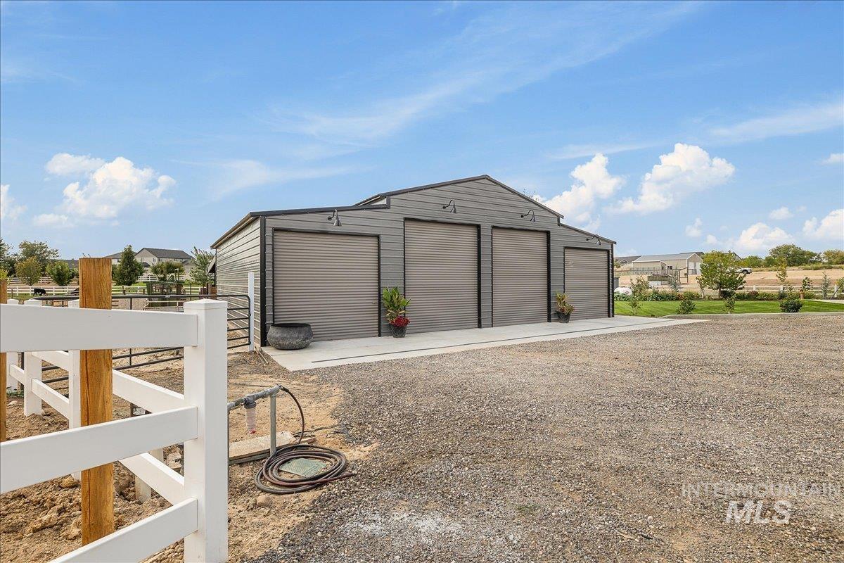 24301 Wanda Way, Middleton, Idaho 83644, 3 Bedrooms, 2 Bathrooms, Residential For Sale, Price $1,025,000,MLS 98961485