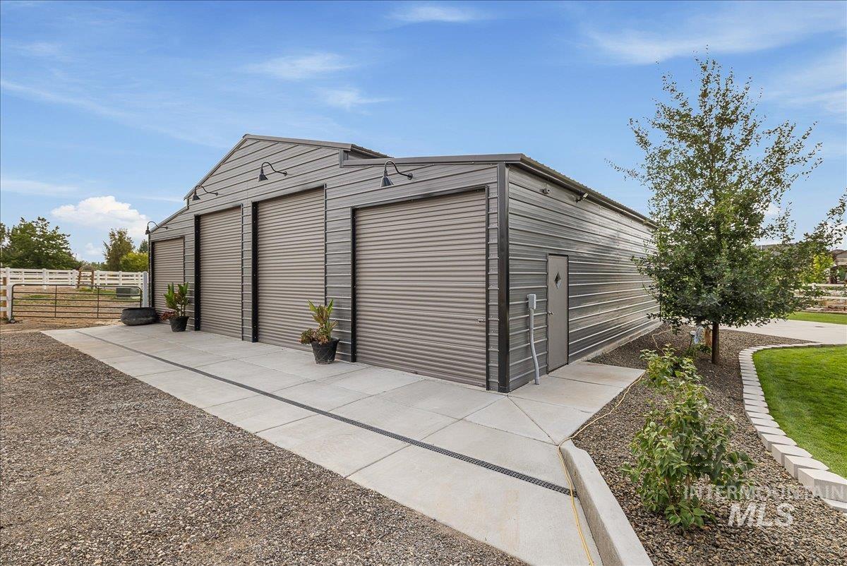 24301 Wanda Way, Middleton, Idaho 83644, 3 Bedrooms, 2 Bathrooms, Residential For Sale, Price $1,025,000,MLS 98961485