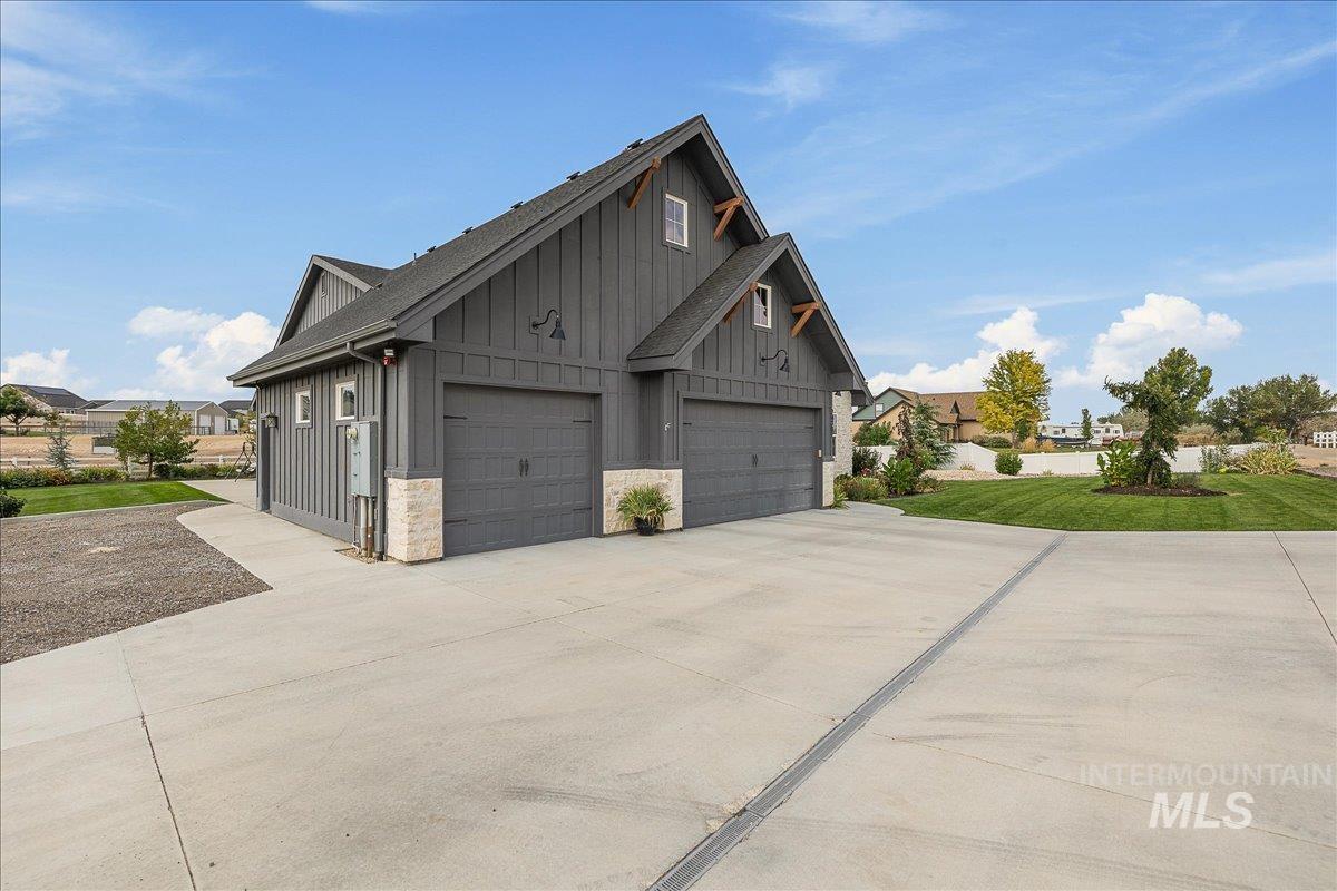 24301 Wanda Way, Middleton, Idaho 83644, 3 Bedrooms, 2 Bathrooms, Residential For Sale, Price $1,099,000,MLS 98961485