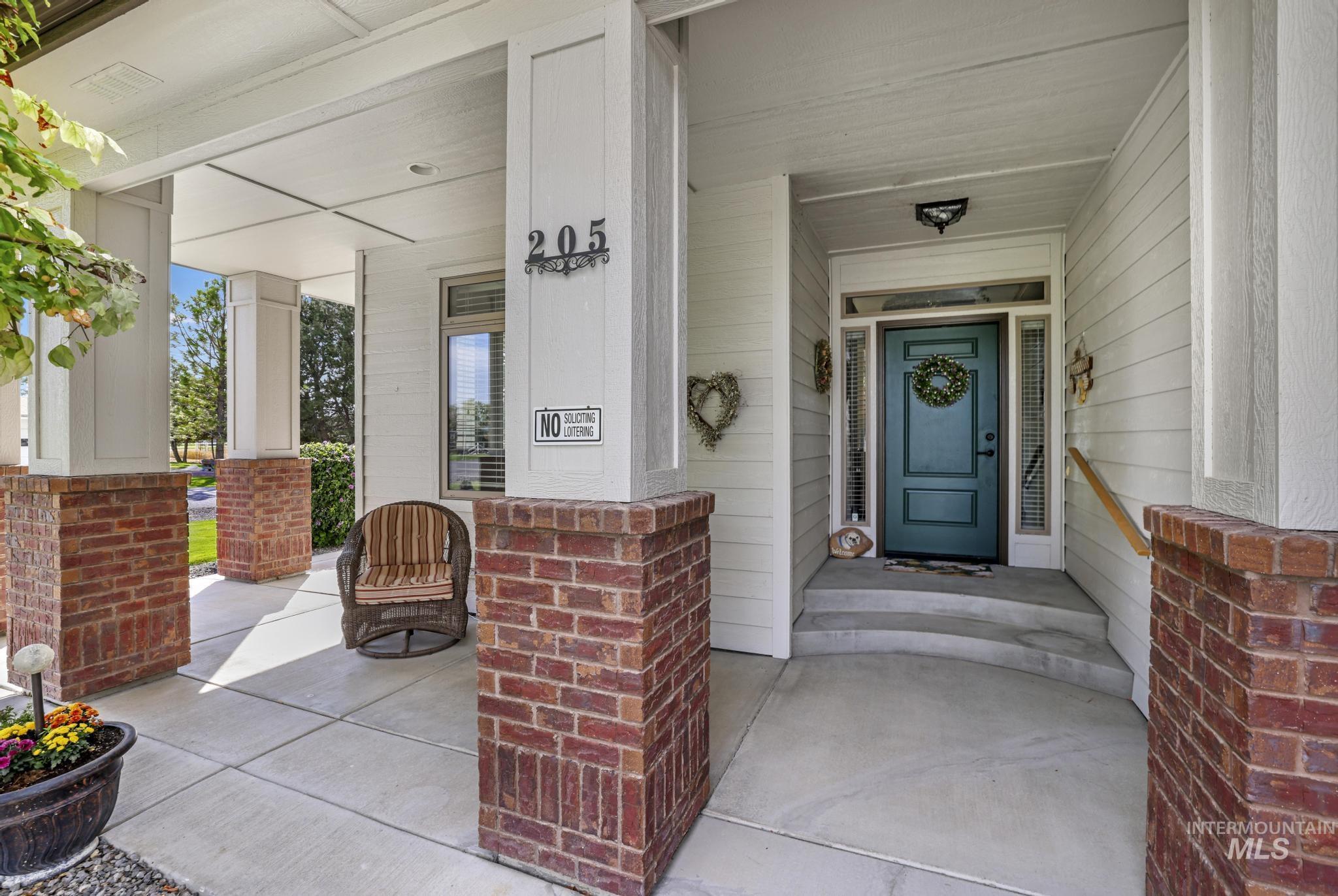 205 Edwards, Twin Falls, Idaho 83301, 3 Bedrooms, 3 Bathrooms, Residential For Sale, Price $549,900, 98961489