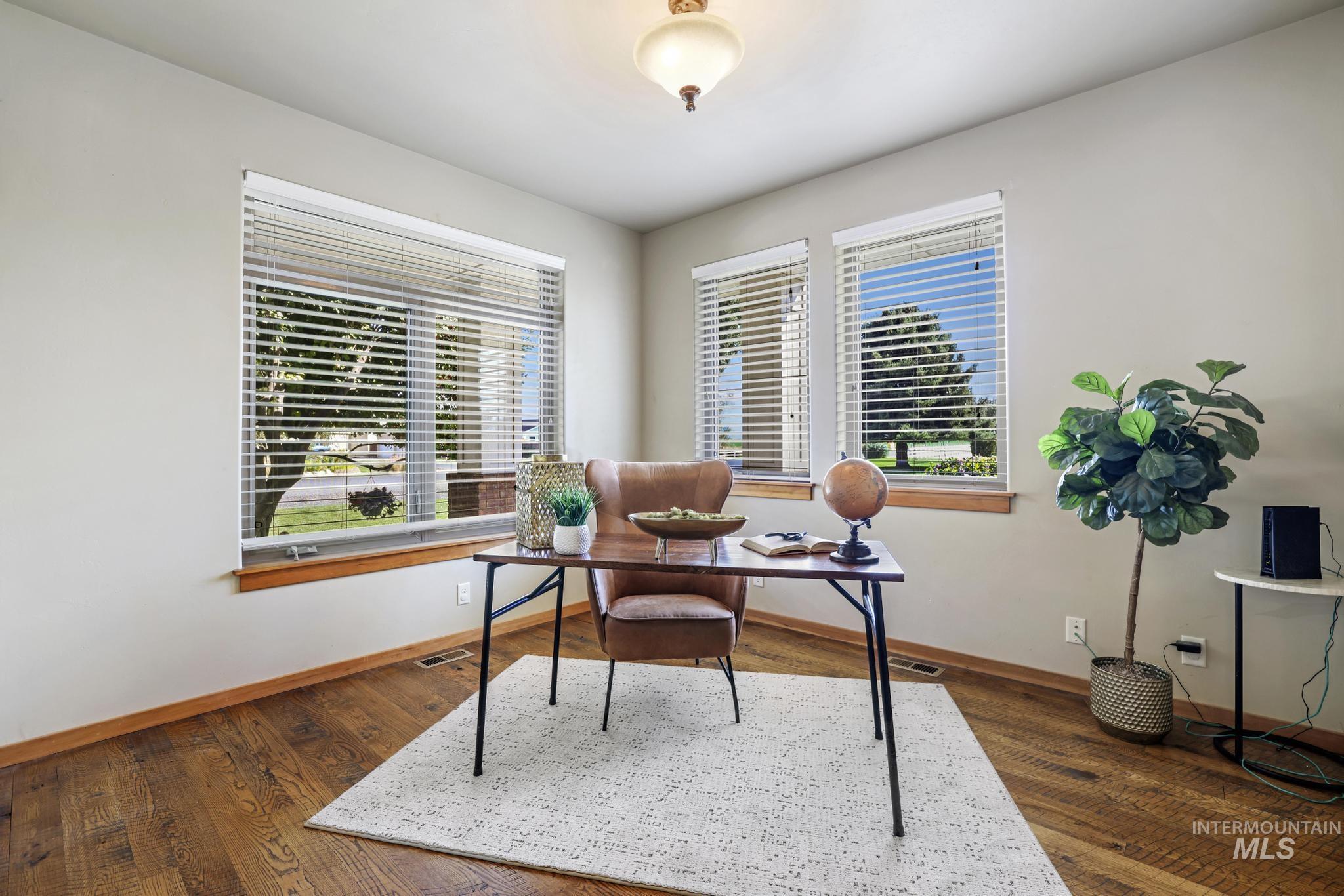 205 Edwards, Twin Falls, Idaho 83301, 3 Bedrooms, 3 Bathrooms, Residential For Sale, Price $554,900,MLS 98961489