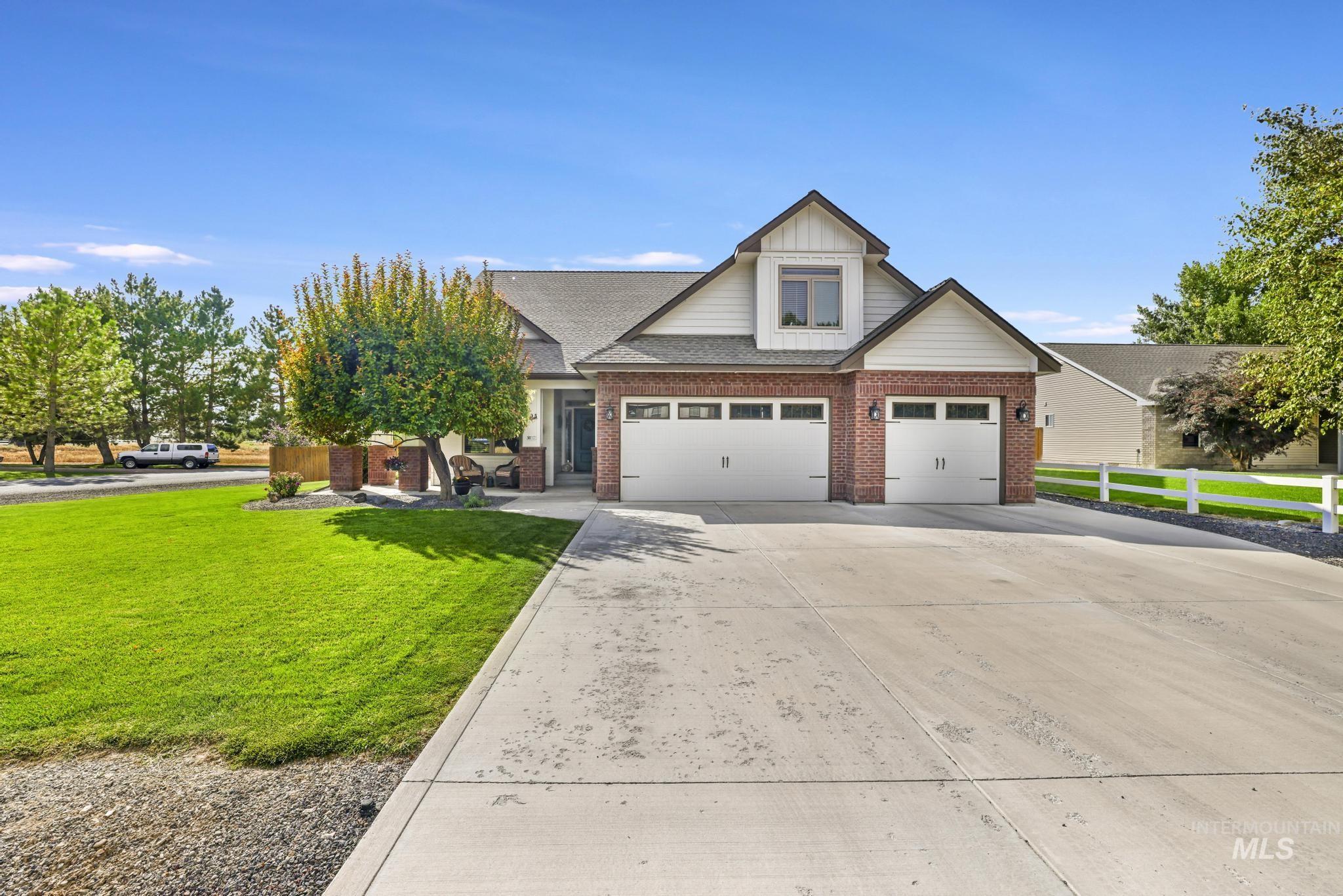 205 Edwards, Twin Falls, Idaho 83301, 3 Bedrooms, 3 Bathrooms, Residential For Sale, Price $554,900,MLS 98961489