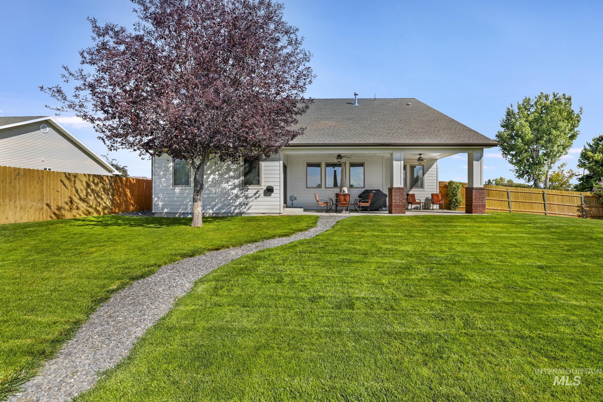 205 Edwards, Twin Falls, Idaho 83301, 3 Bedrooms, 3 Bathrooms, Residential For Sale, Price $554,900,MLS 98961489
