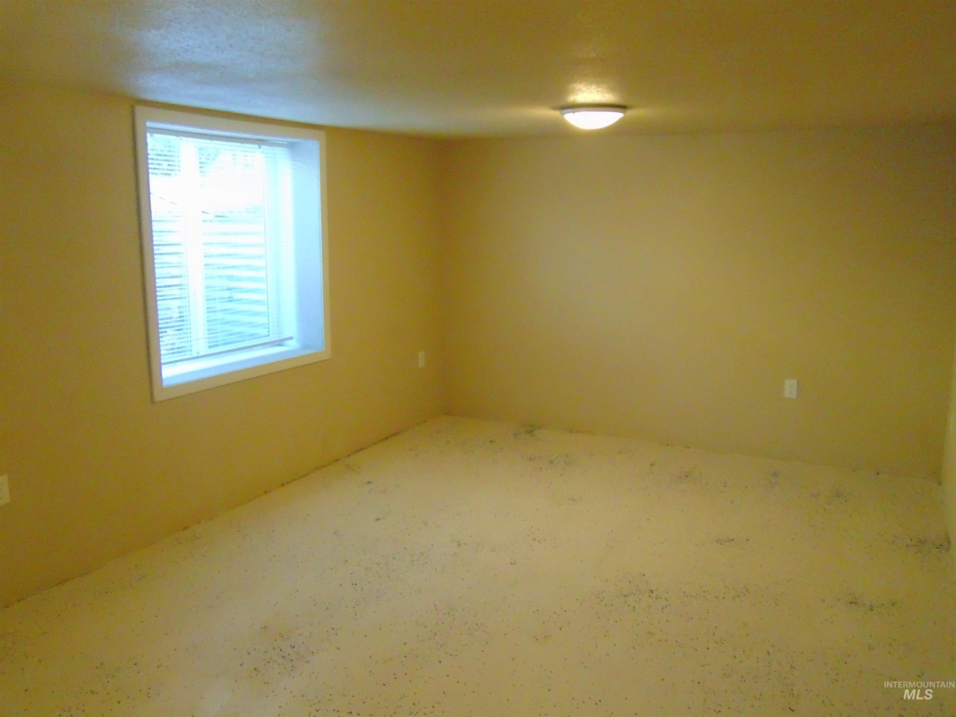 1825 7th ave, Lewiston, Idaho 83501, 4 Bedrooms, 2 Bathrooms, Residential For Sale, Price $309,000,MLS 98961502