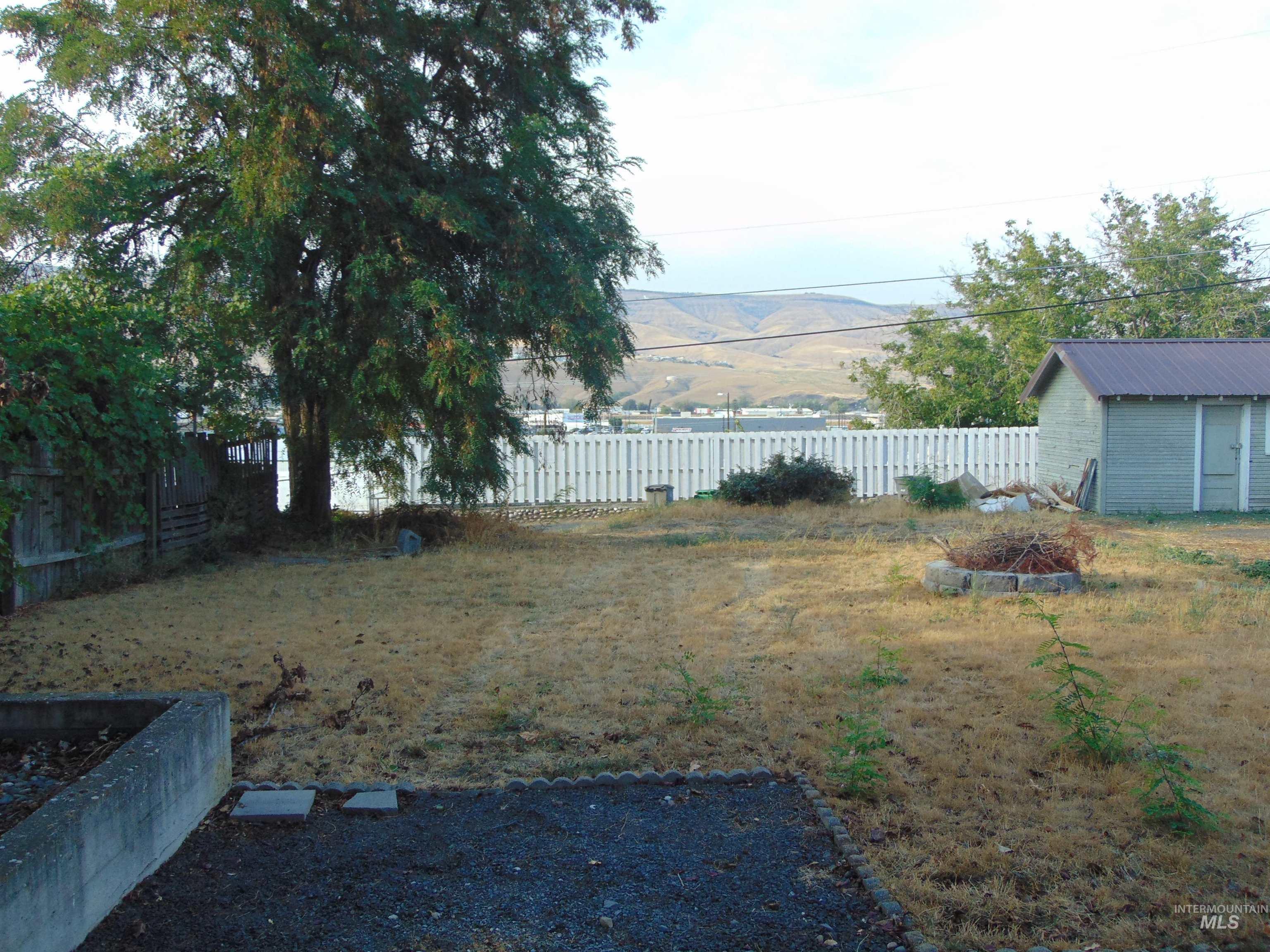 1825 7th ave, Lewiston, Idaho 83501, 4 Bedrooms, 2 Bathrooms, Residential For Sale, Price $309,000,MLS 98961502