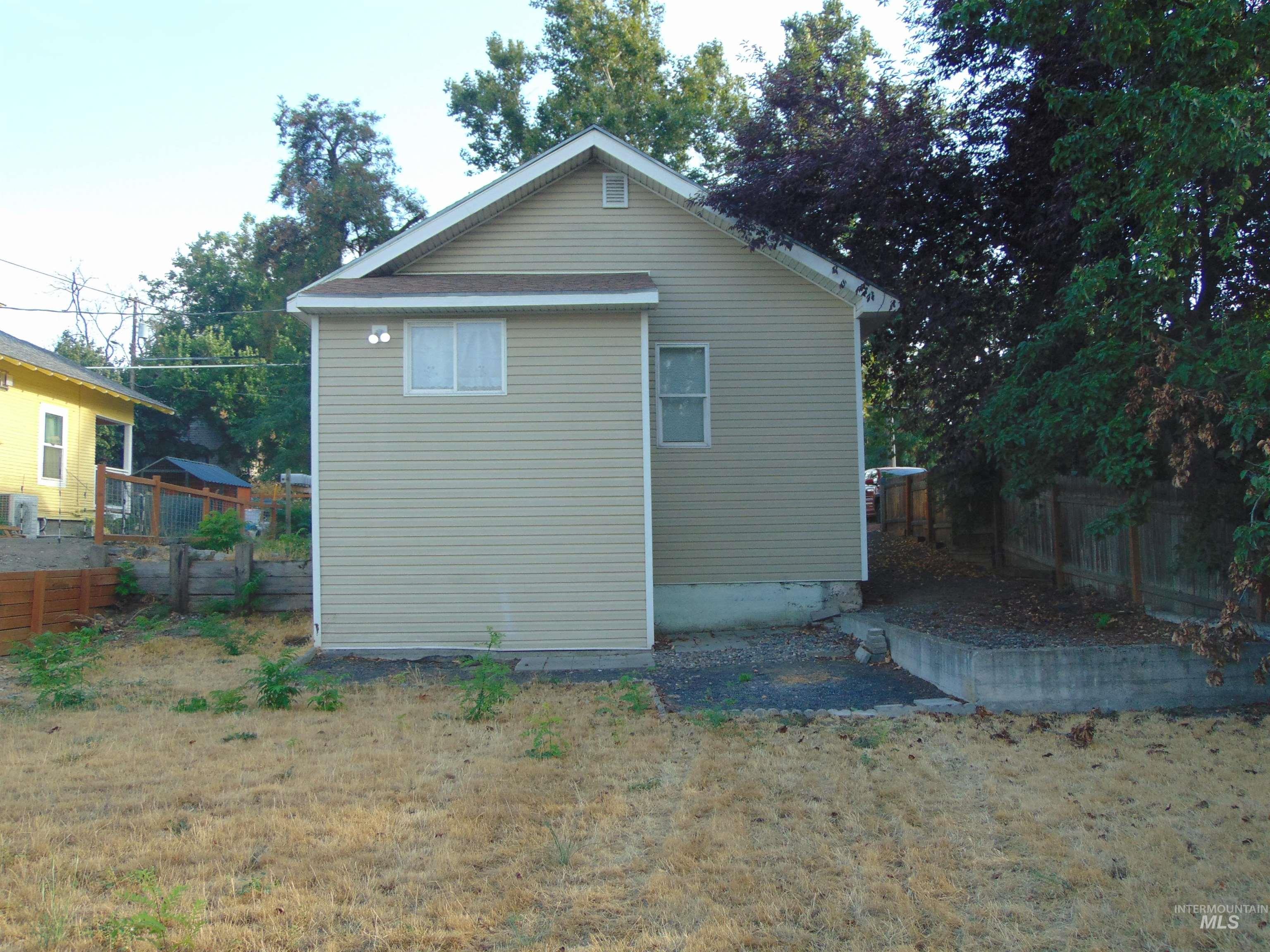 1825 7th ave, Lewiston, Idaho 83501, 4 Bedrooms, 2 Bathrooms, Residential For Sale, Price $309,000,MLS 98961502