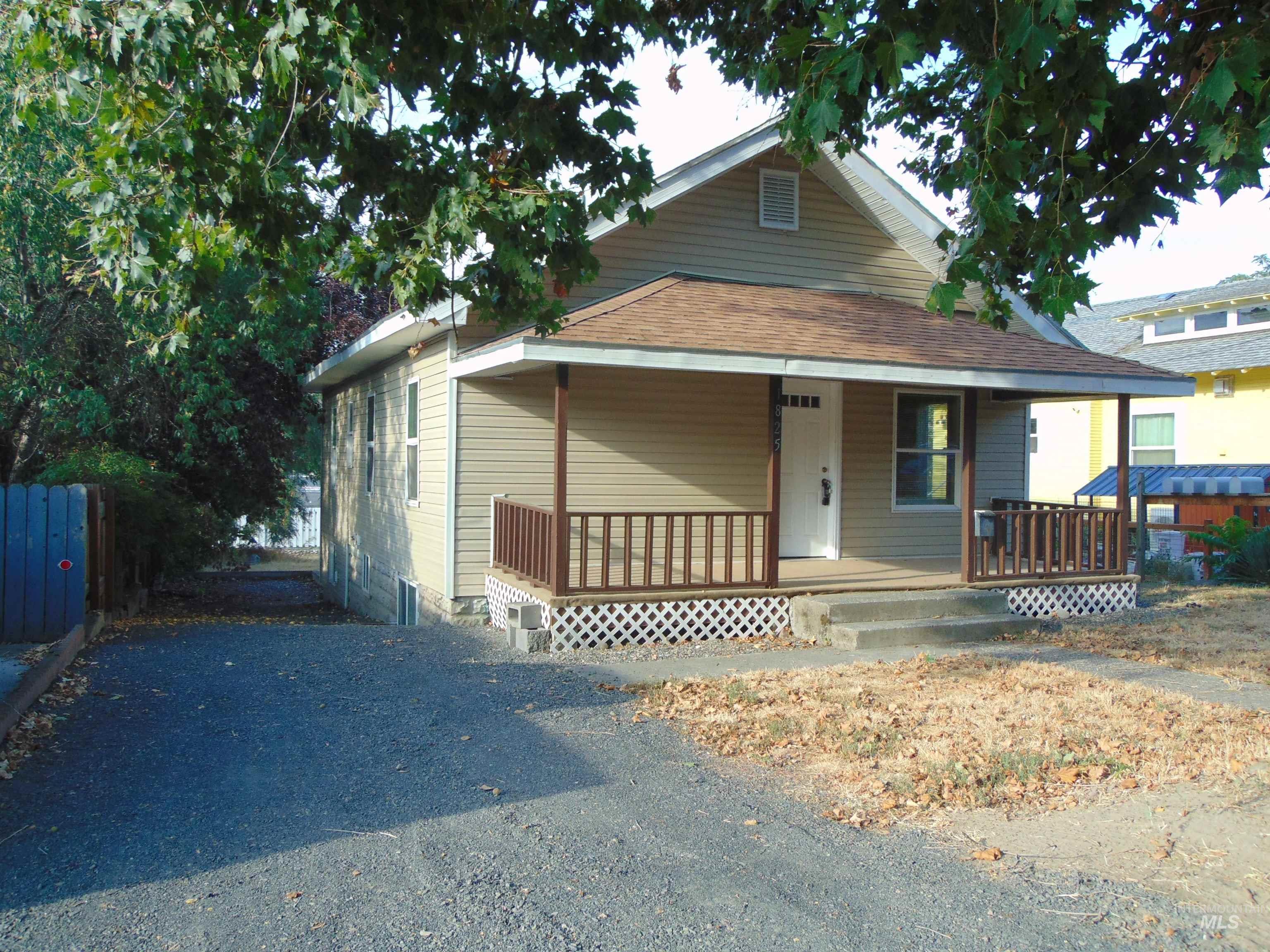 1825 7th ave, Lewiston, Idaho 83501, 4 Bedrooms, 2 Bathrooms, Residential For Sale, Price $309,000,MLS 98961502