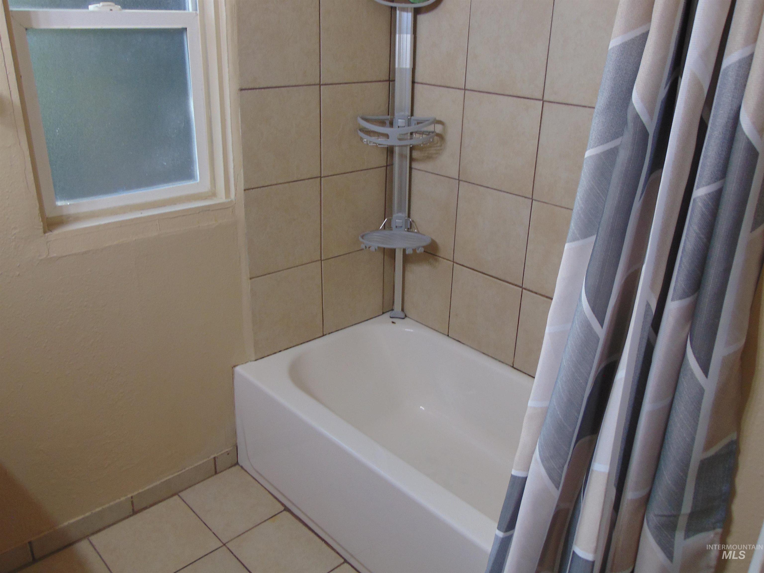 1825 7th ave, Lewiston, Idaho 83501, 4 Bedrooms, 2 Bathrooms, Residential For Sale, Price $309,000,MLS 98961502