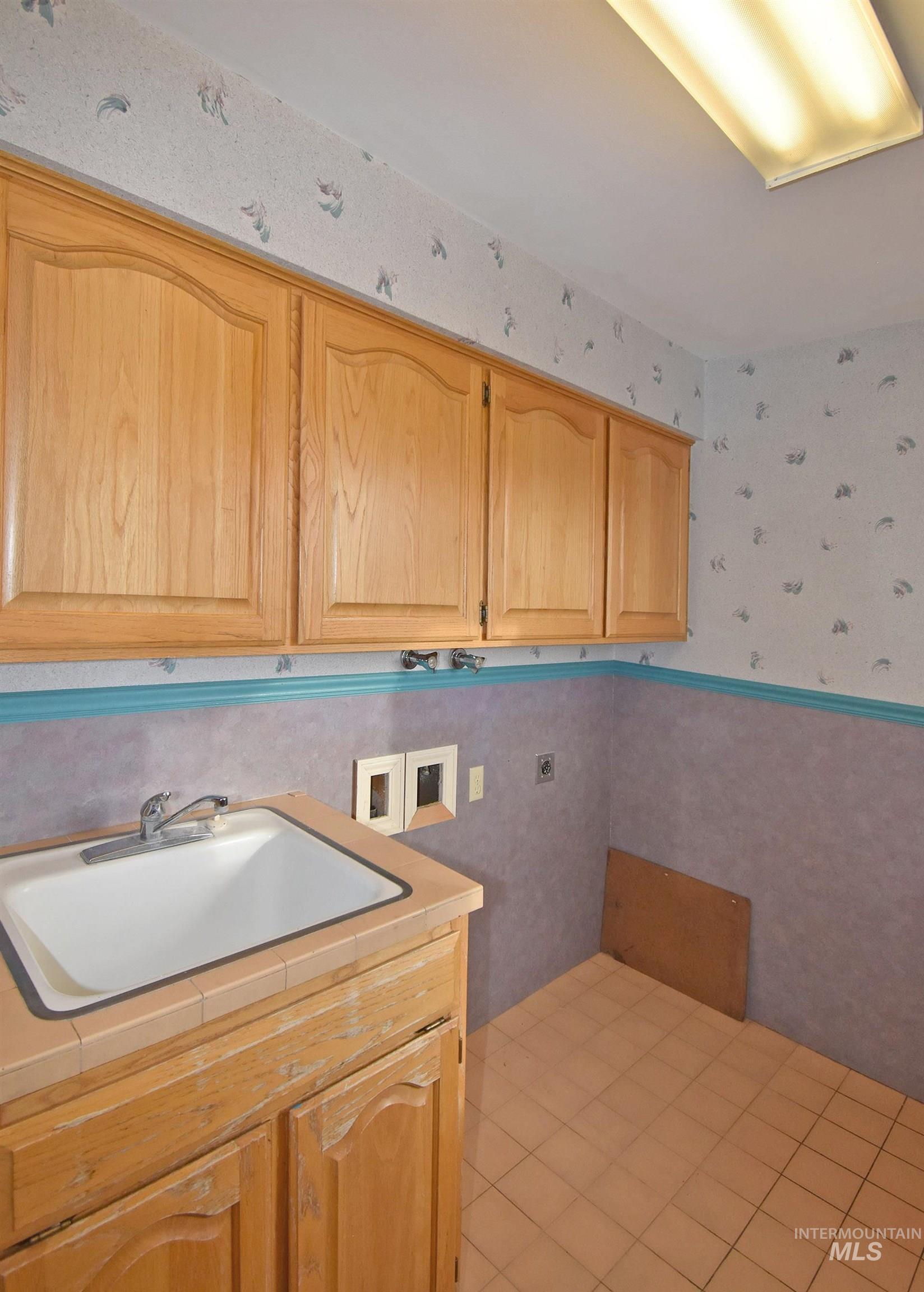 531 Silcott Road, Clarkston, Washington 99403, 3 Bedrooms, 2.5 Bathrooms, Residential For Sale, Price $995,000, 98961508