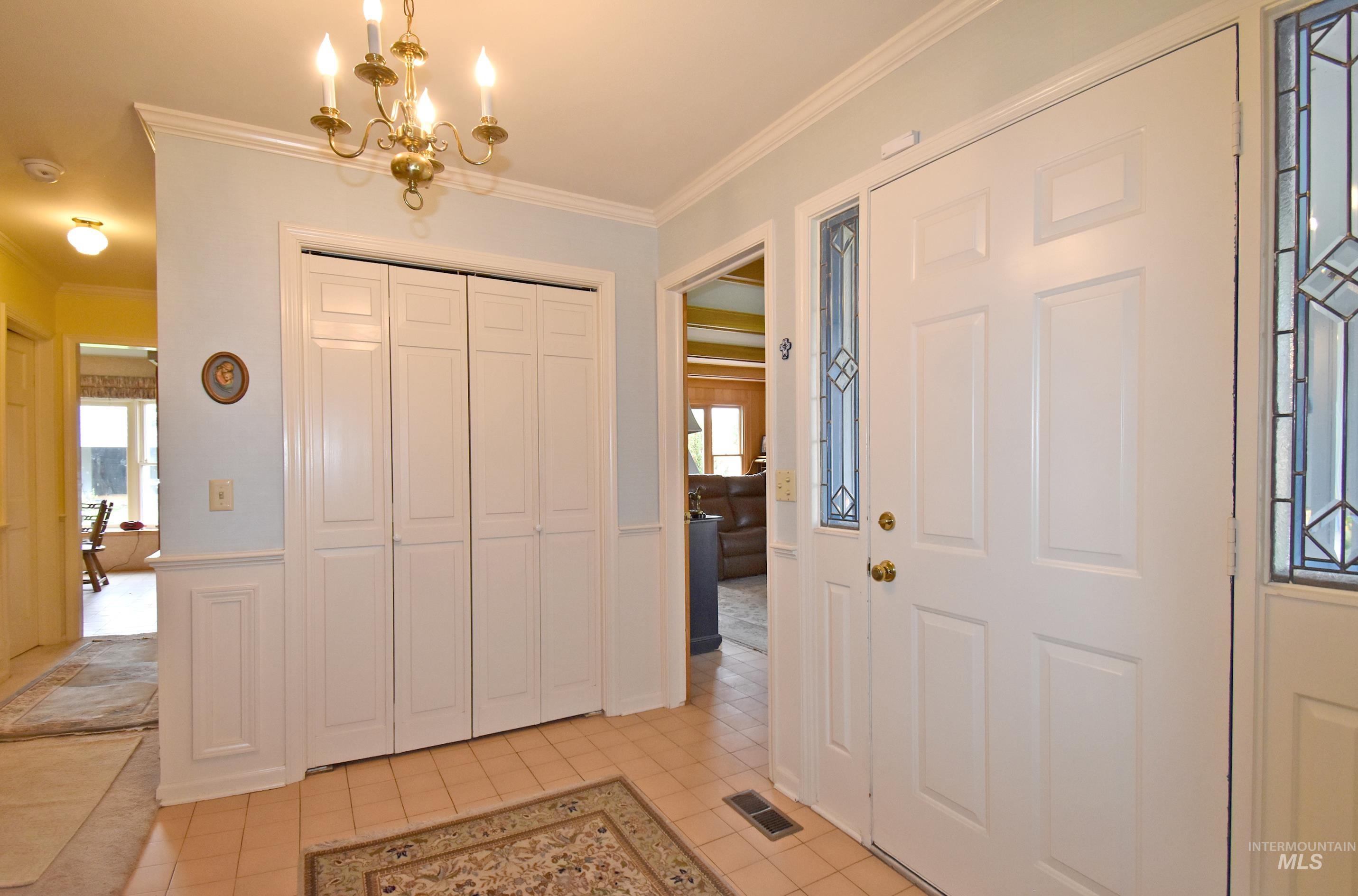 531 Silcott Road, Clarkston, Washington 99403, 3 Bedrooms, 2.5 Bathrooms, Residential For Sale, Price $995,000, 98961508