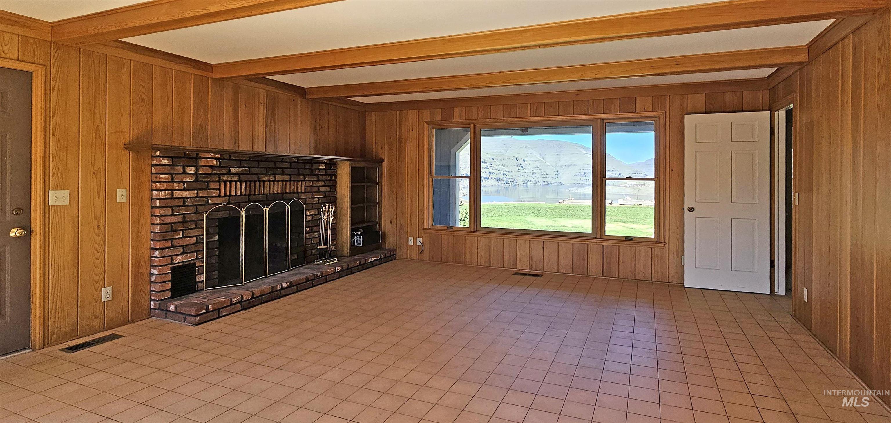 531 Silcott Road, Clarkston, Washington 99403, 3 Bedrooms, 2.5 Bathrooms, Residential For Sale, Price $995,000, 98961508