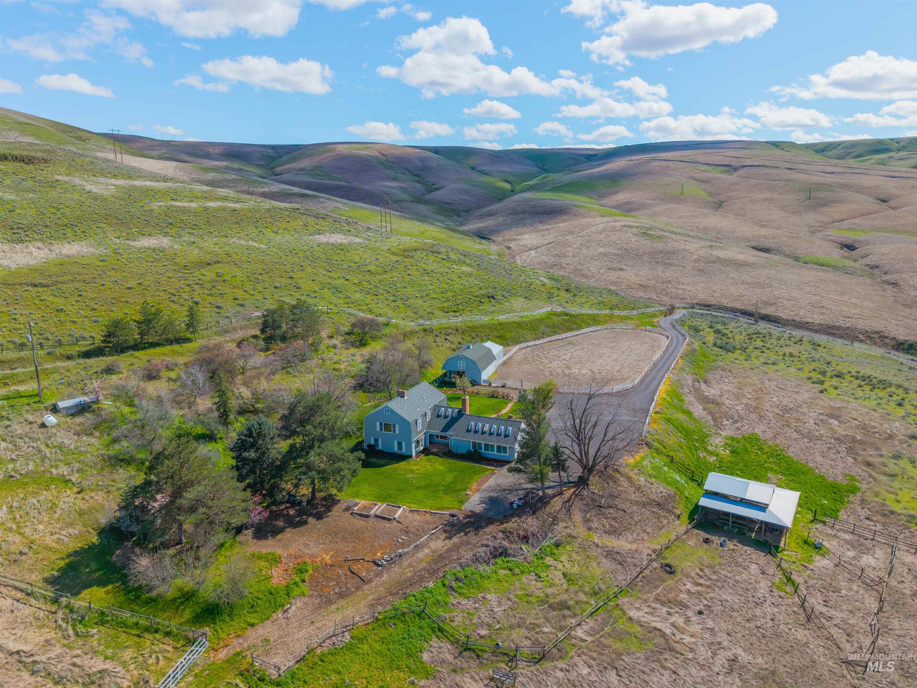 531 Silcott Road, Clarkston, Washington 99403, 3 Bedrooms, 2.5 Bathrooms, Residential For Sale, Price $995,000, 98961508