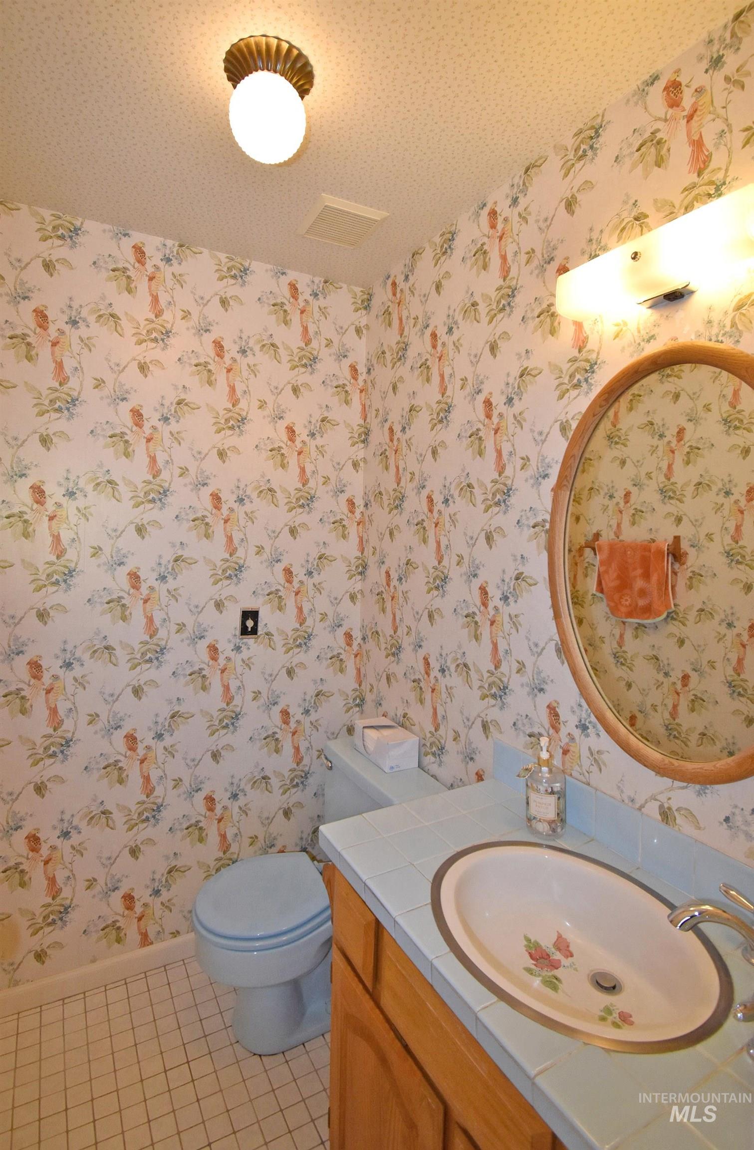 531 Silcott Road, Clarkston, Washington 99403, 3 Bedrooms, 2.5 Bathrooms, Residential For Sale, Price $995,000, 98961508