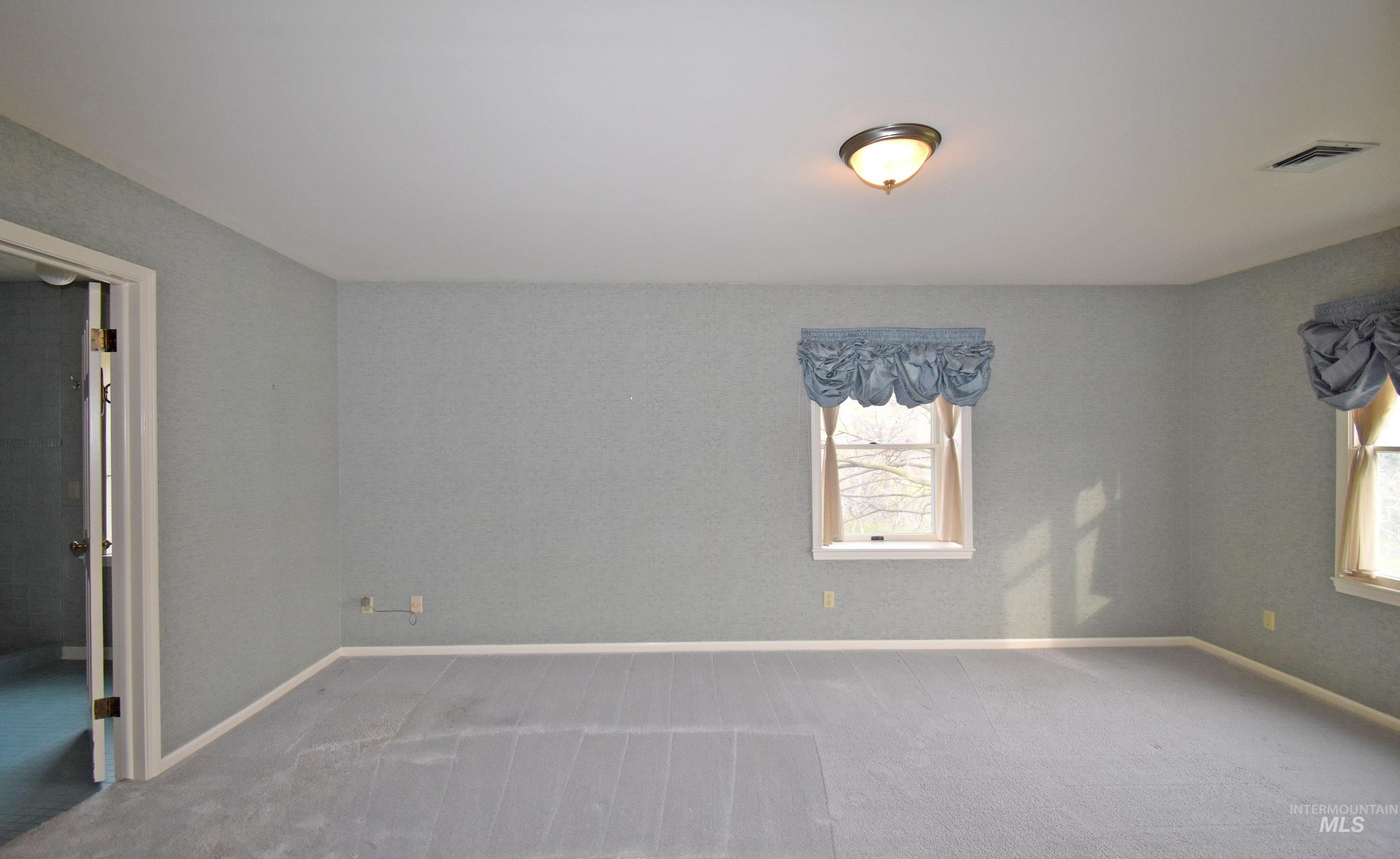 531 Silcott Road, Clarkston, Washington 99403, 3 Bedrooms, 2.5 Bathrooms, Residential For Sale, Price $995,000, 98961508
