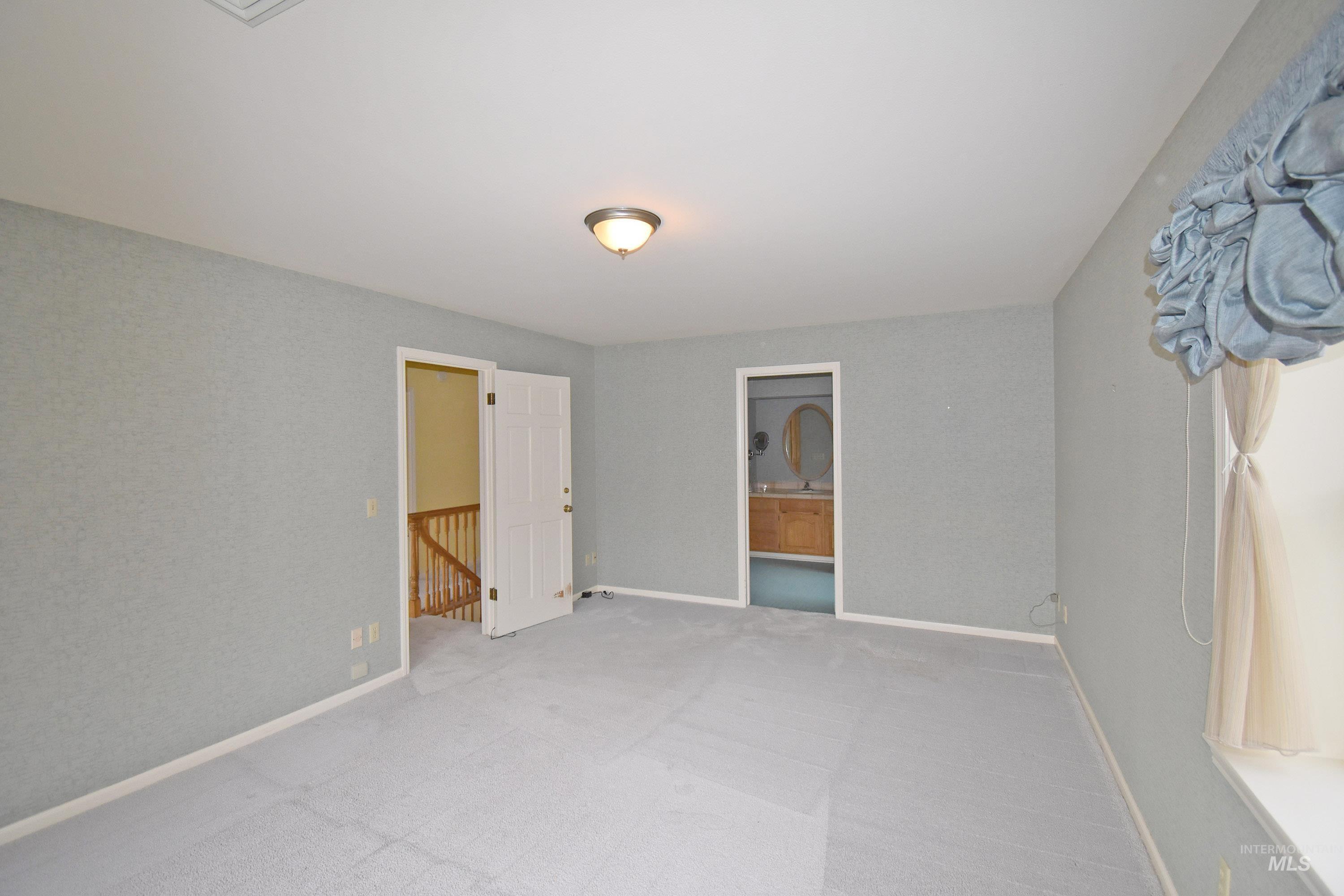 531 Silcott Road, Clarkston, Washington 99403, 3 Bedrooms, 2.5 Bathrooms, Residential For Sale, Price $995,000, 98961508