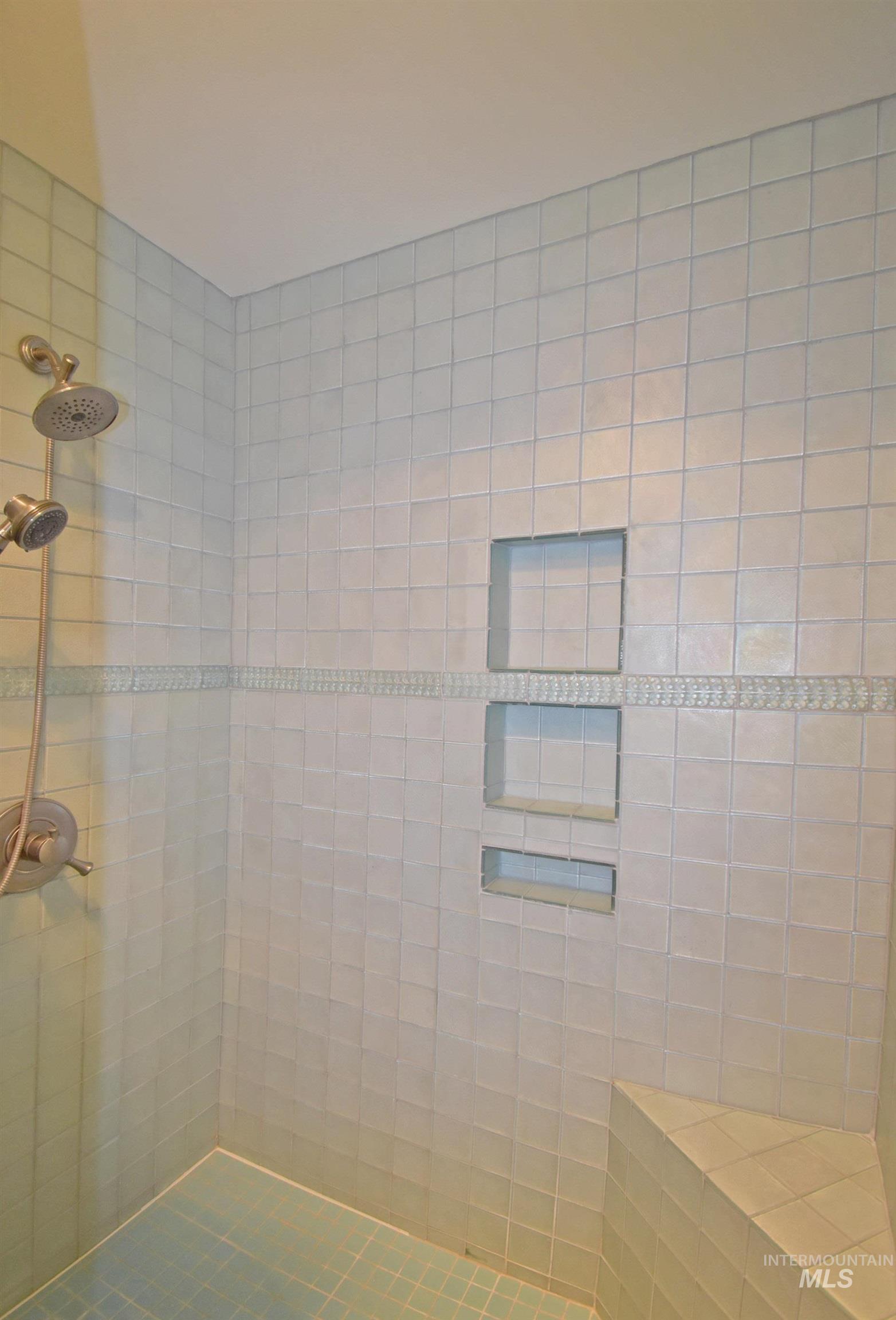 531 Silcott Road, Clarkston, Washington 99403, 3 Bedrooms, 2.5 Bathrooms, Residential For Sale, Price $995,000, 98961508