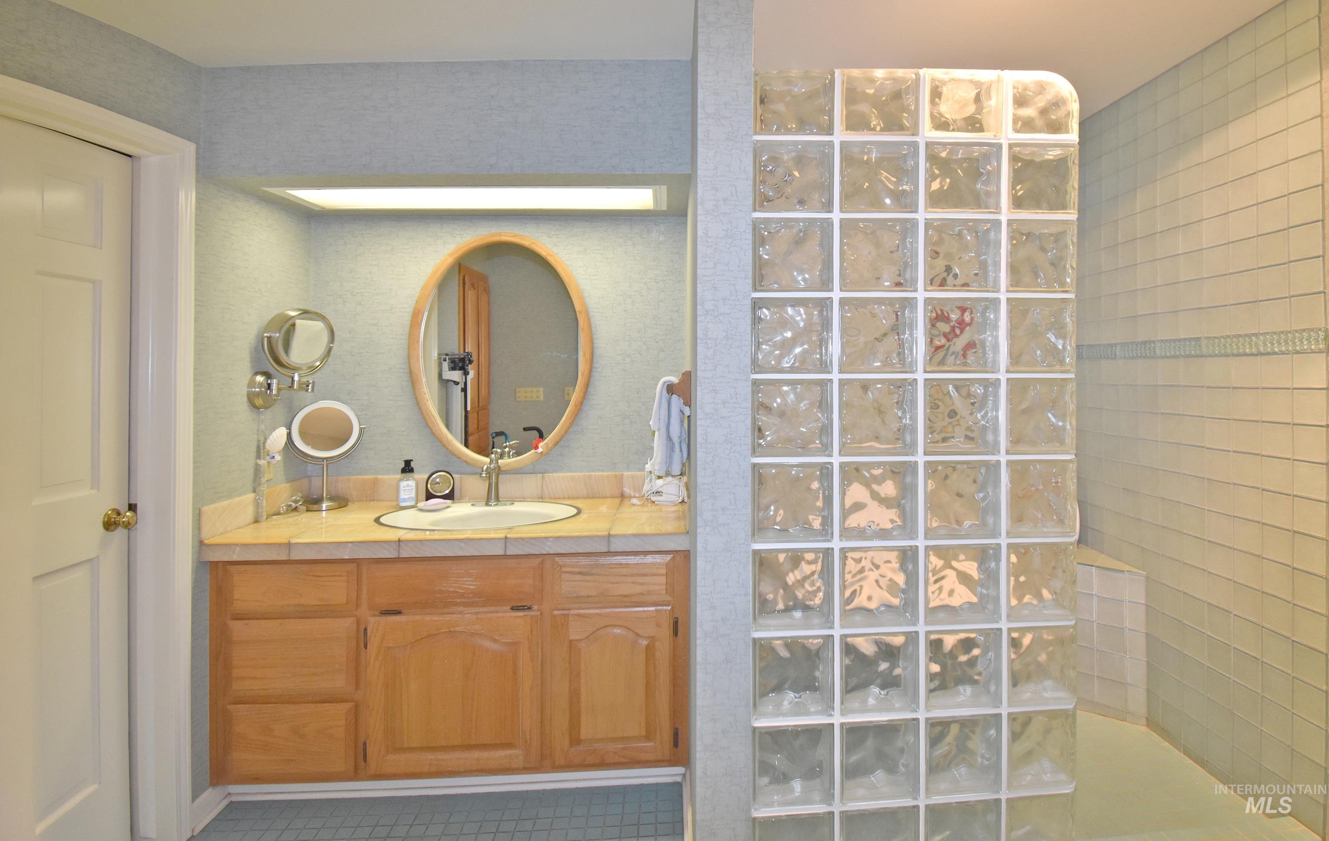 531 Silcott Road, Clarkston, Washington 99403, 3 Bedrooms, 2.5 Bathrooms, Residential For Sale, Price $1,500,000,MLS 98961508