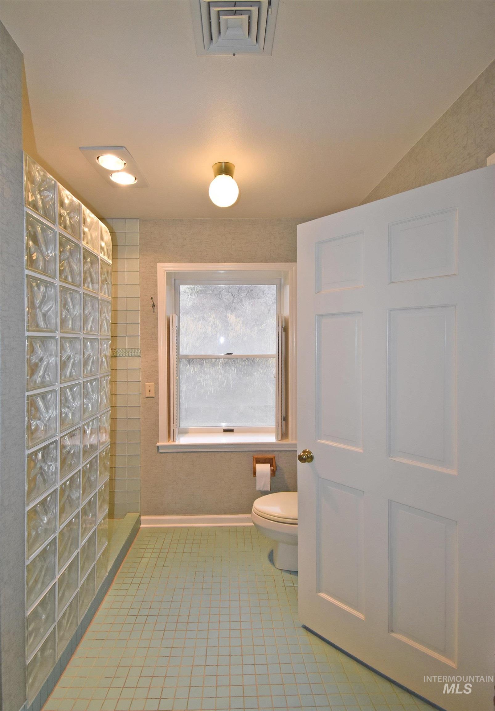 531 Silcott Road, Clarkston, Washington 99403, 3 Bedrooms, 2.5 Bathrooms, Residential For Sale, Price $995,000, 98961508