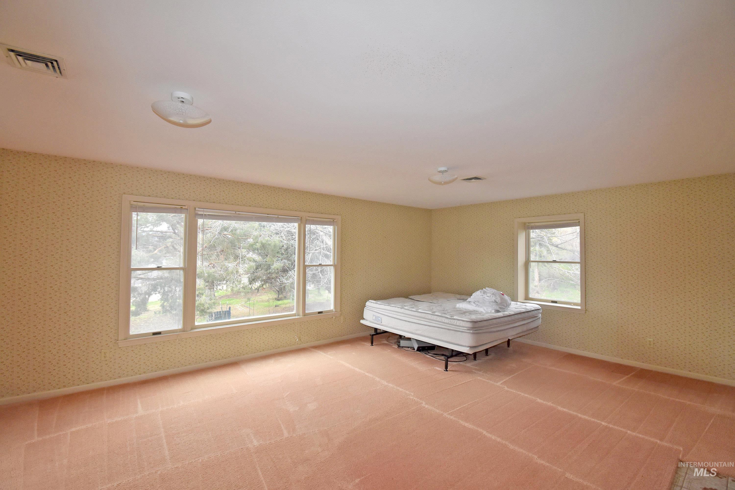 531 Silcott Road, Clarkston, Washington 99403, 3 Bedrooms, 2.5 Bathrooms, Residential For Sale, Price $995,000, 98961508