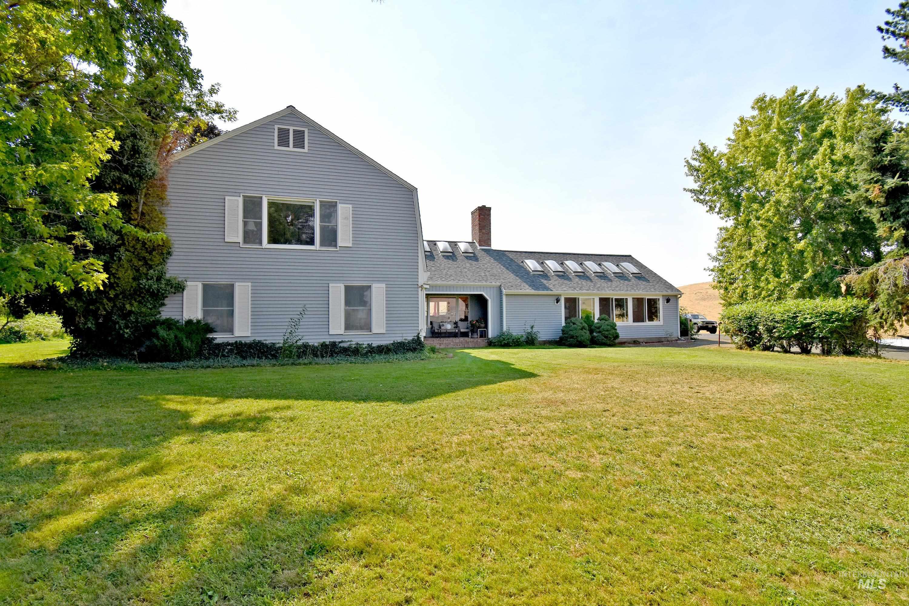 531 Silcott Road, Clarkston, Washington 99403, 3 Bedrooms, 2.5 Bathrooms, Residential For Sale, Price $995,000, 98961508