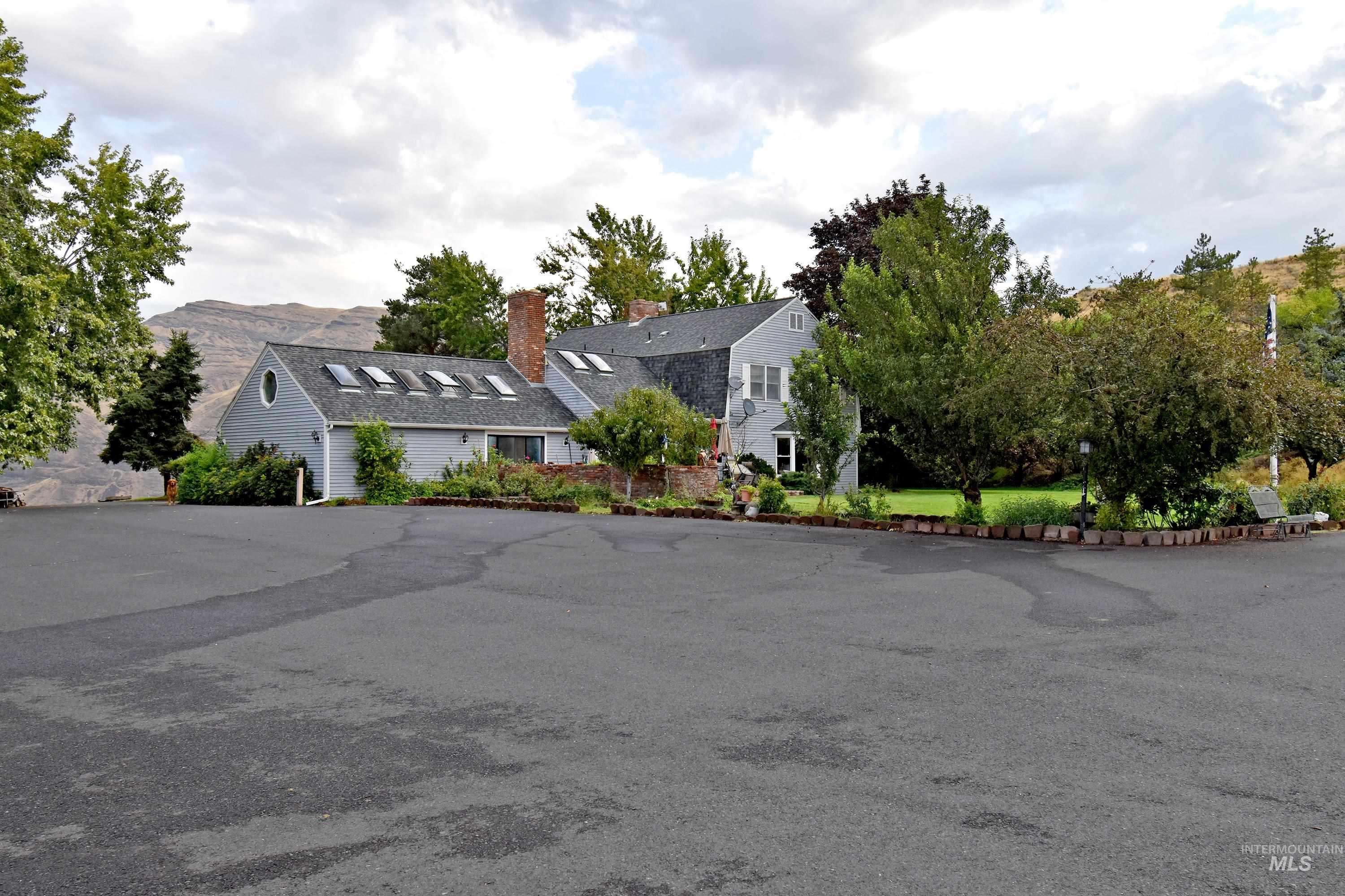 531 Silcott Road, Clarkston, Washington 99403, 3 Bedrooms, 2.5 Bathrooms, Residential For Sale, Price $1,500,000,MLS 98961508