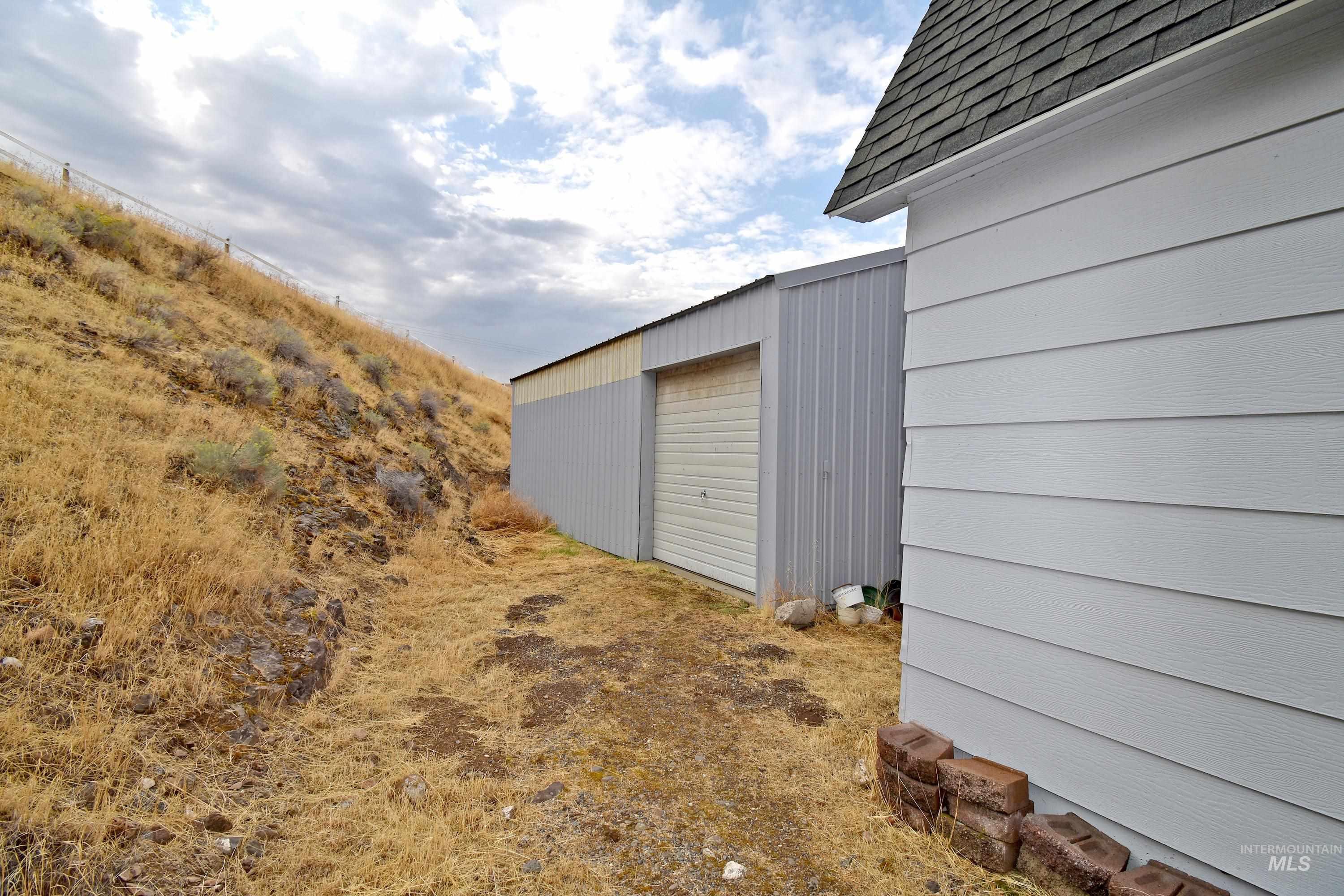 531 Silcott Road, Clarkston, Washington 99403, 3 Bedrooms, 2.5 Bathrooms, Residential For Sale, Price $995,000, 98961508