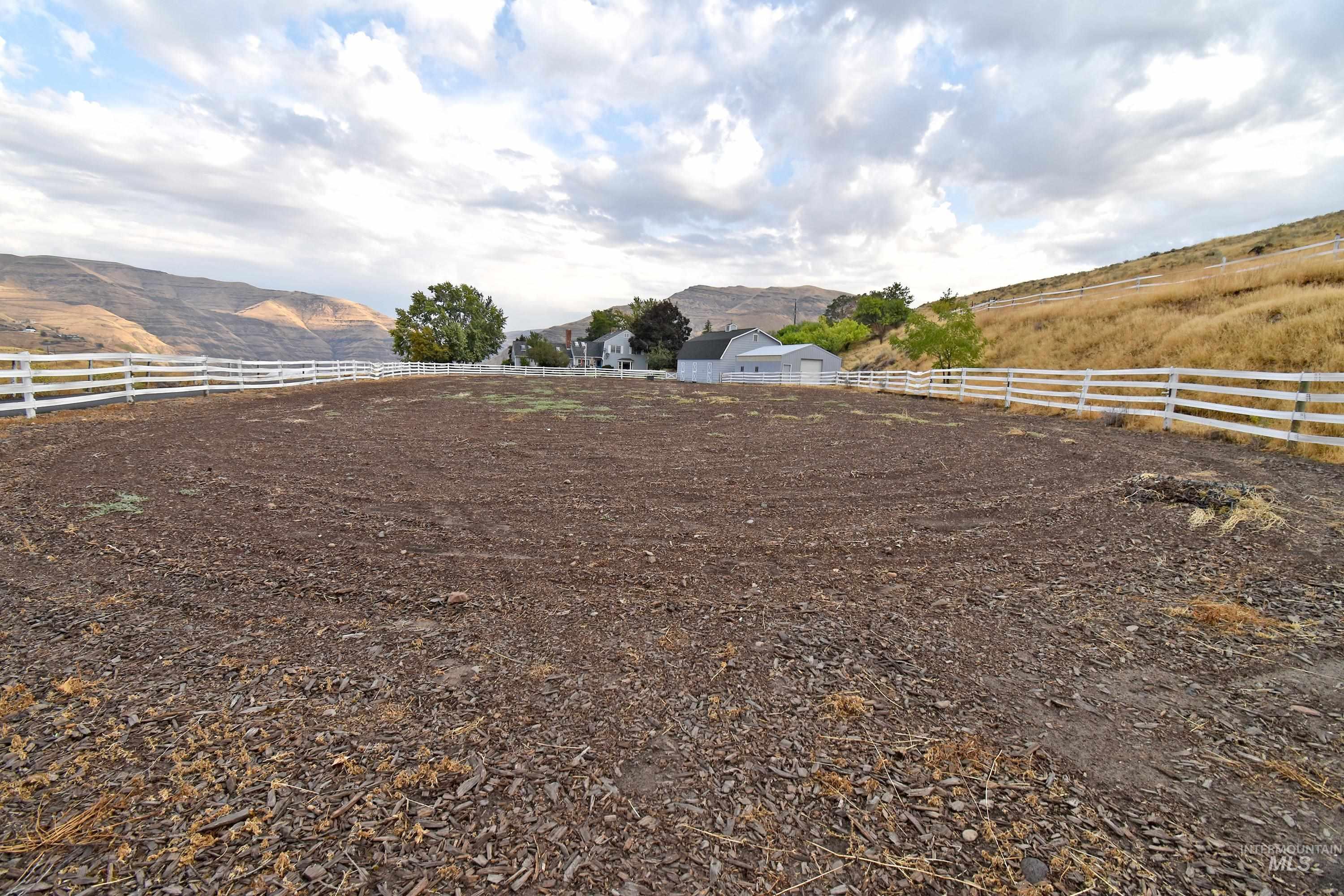 531 Silcott Road, Clarkston, Washington 99403, 3 Bedrooms, 2.5 Bathrooms, Residential For Sale, Price $1,500,000,MLS 98961508