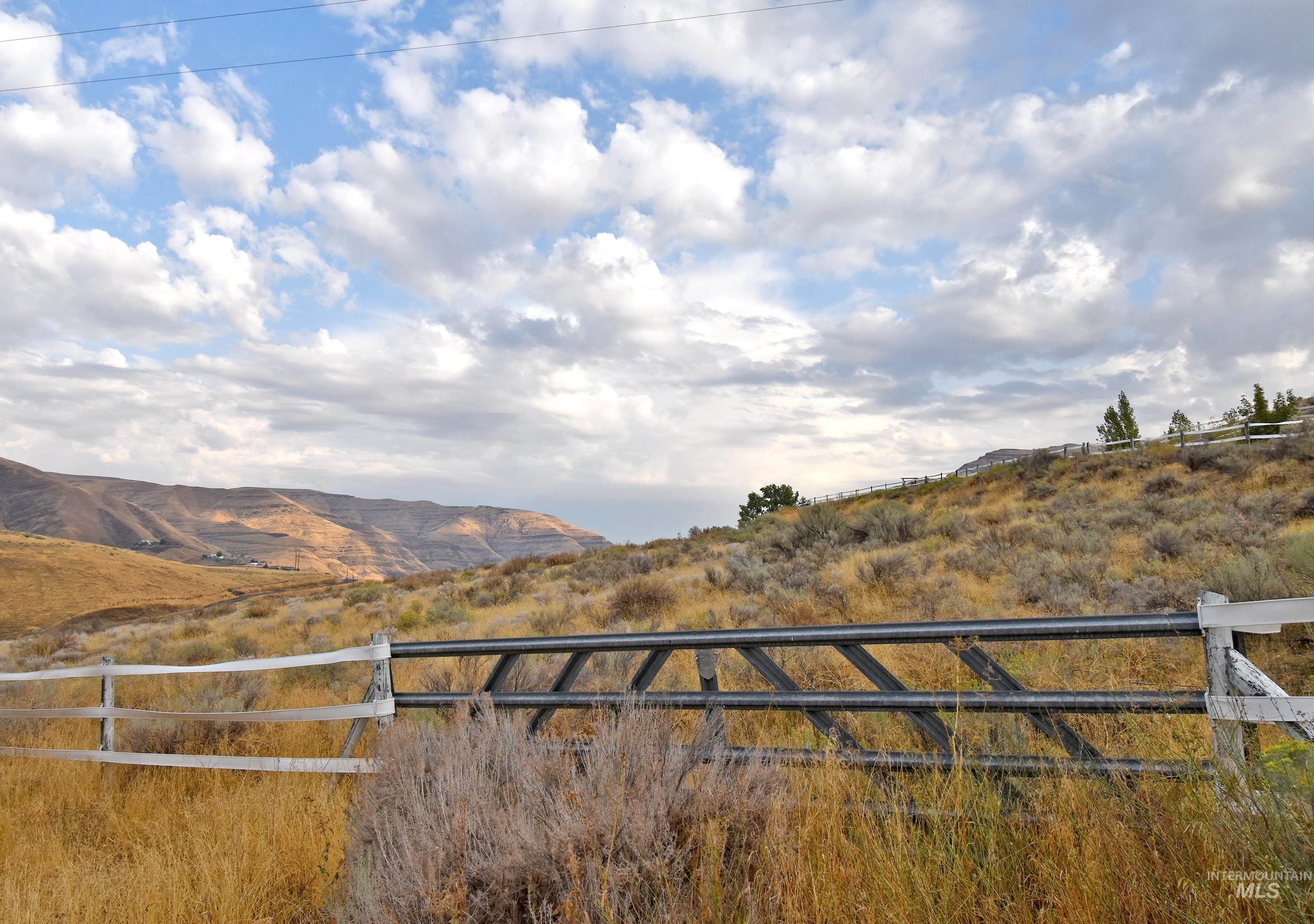 531 Silcott Road, Clarkston, Washington 99403, 3 Bedrooms, 2.5 Bathrooms, Residential For Sale, Price $1,500,000,MLS 98961508