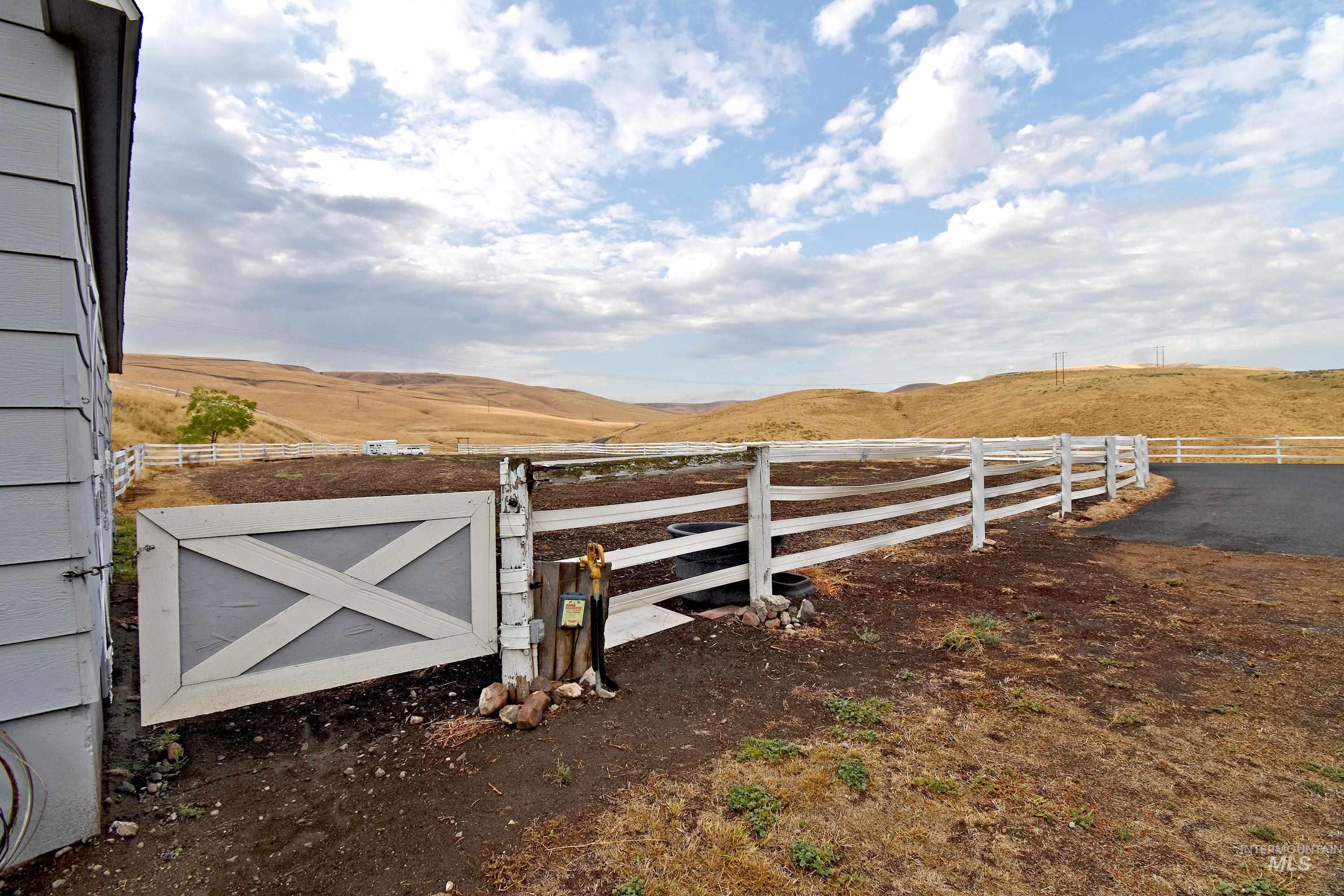 531 Silcott Road, Clarkston, Washington 99403, 3 Bedrooms, 2.5 Bathrooms, Residential For Sale, Price $1,500,000,MLS 98961508