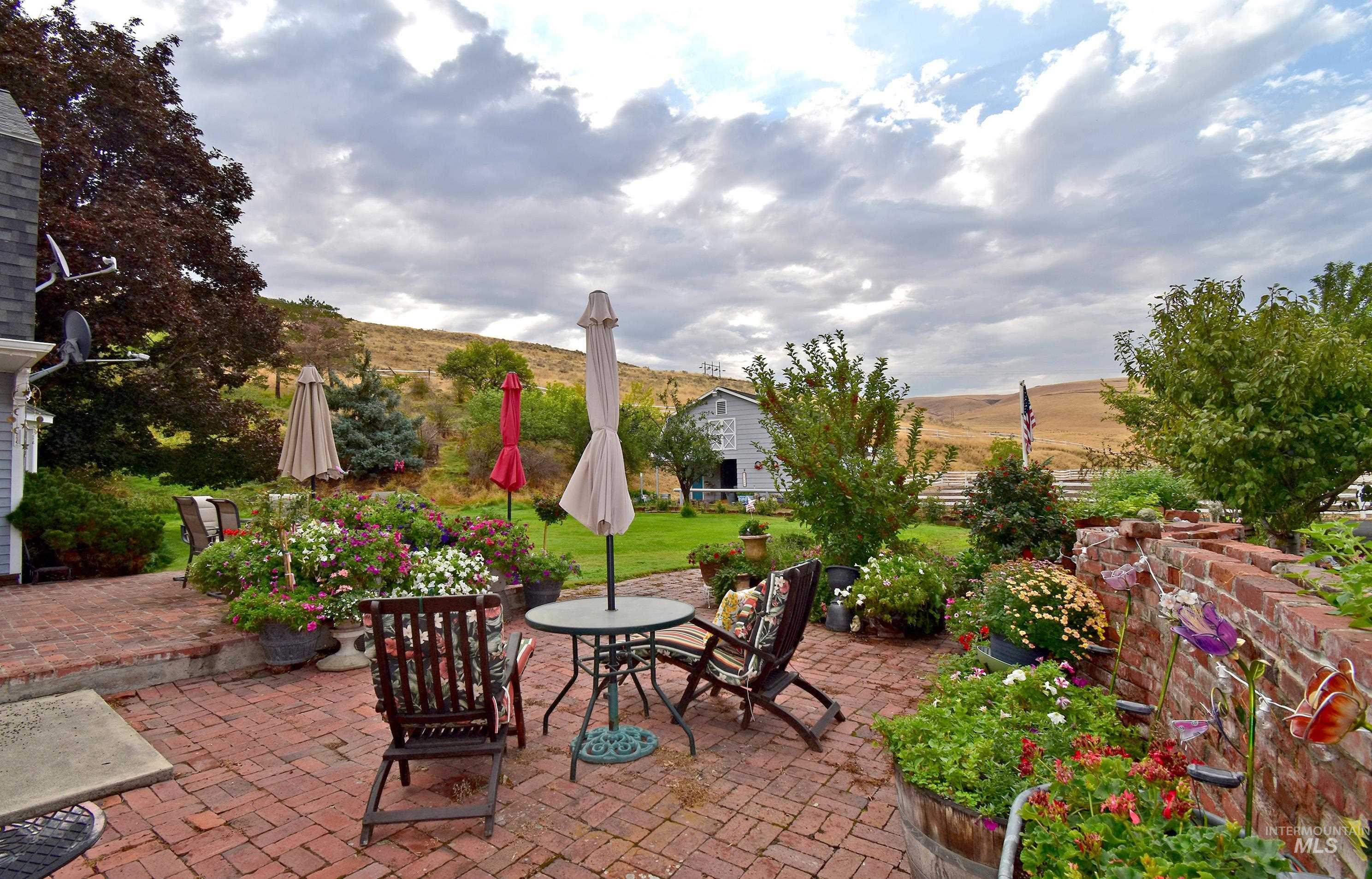 531 Silcott Road, Clarkston, Washington 99403, 3 Bedrooms, 2.5 Bathrooms, Residential For Sale, Price $1,500,000,MLS 98961508