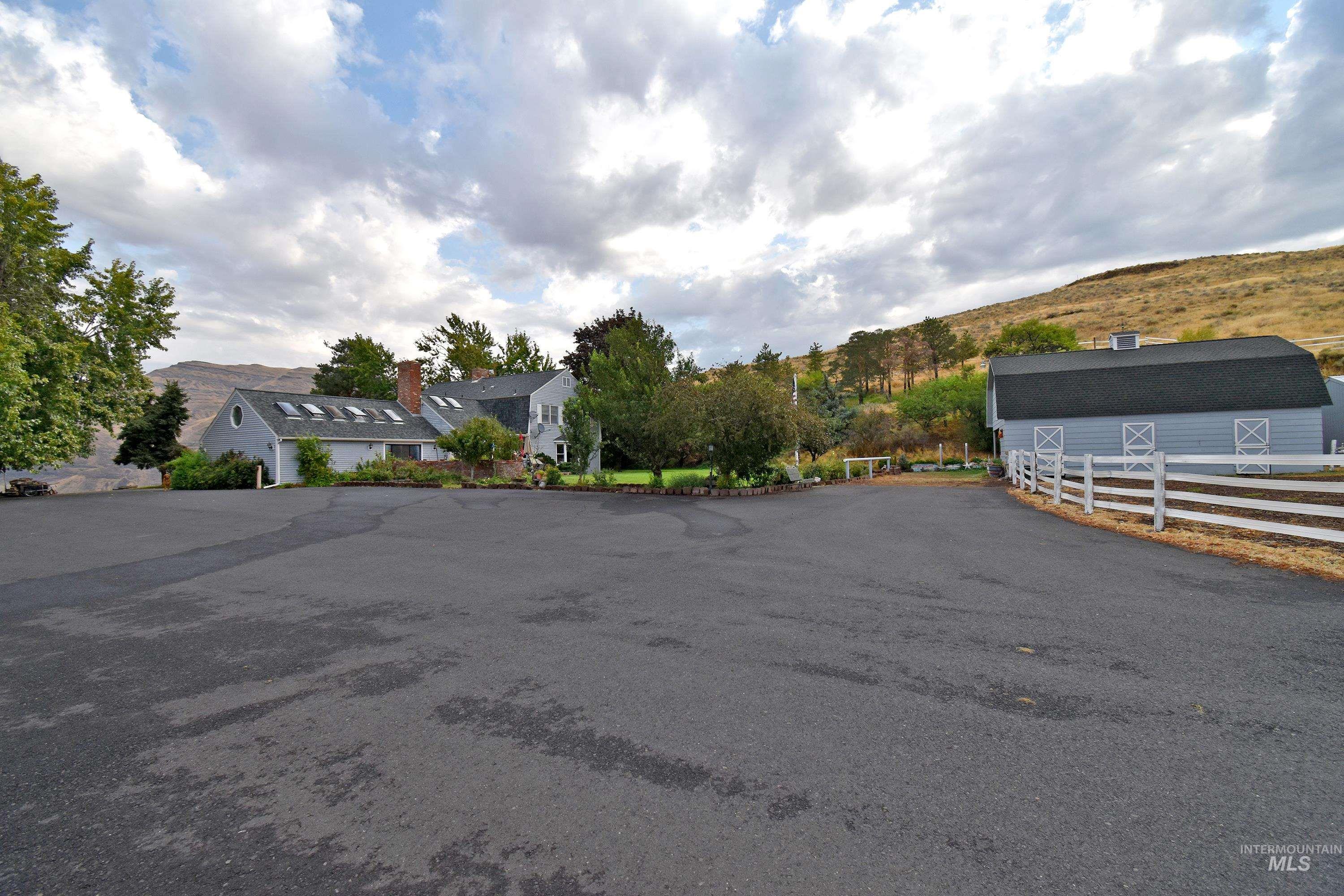 531 Silcott Road, Clarkston, Washington 99403, 3 Bedrooms, 2.5 Bathrooms, Residential For Sale, Price $1,500,000,MLS 98961508