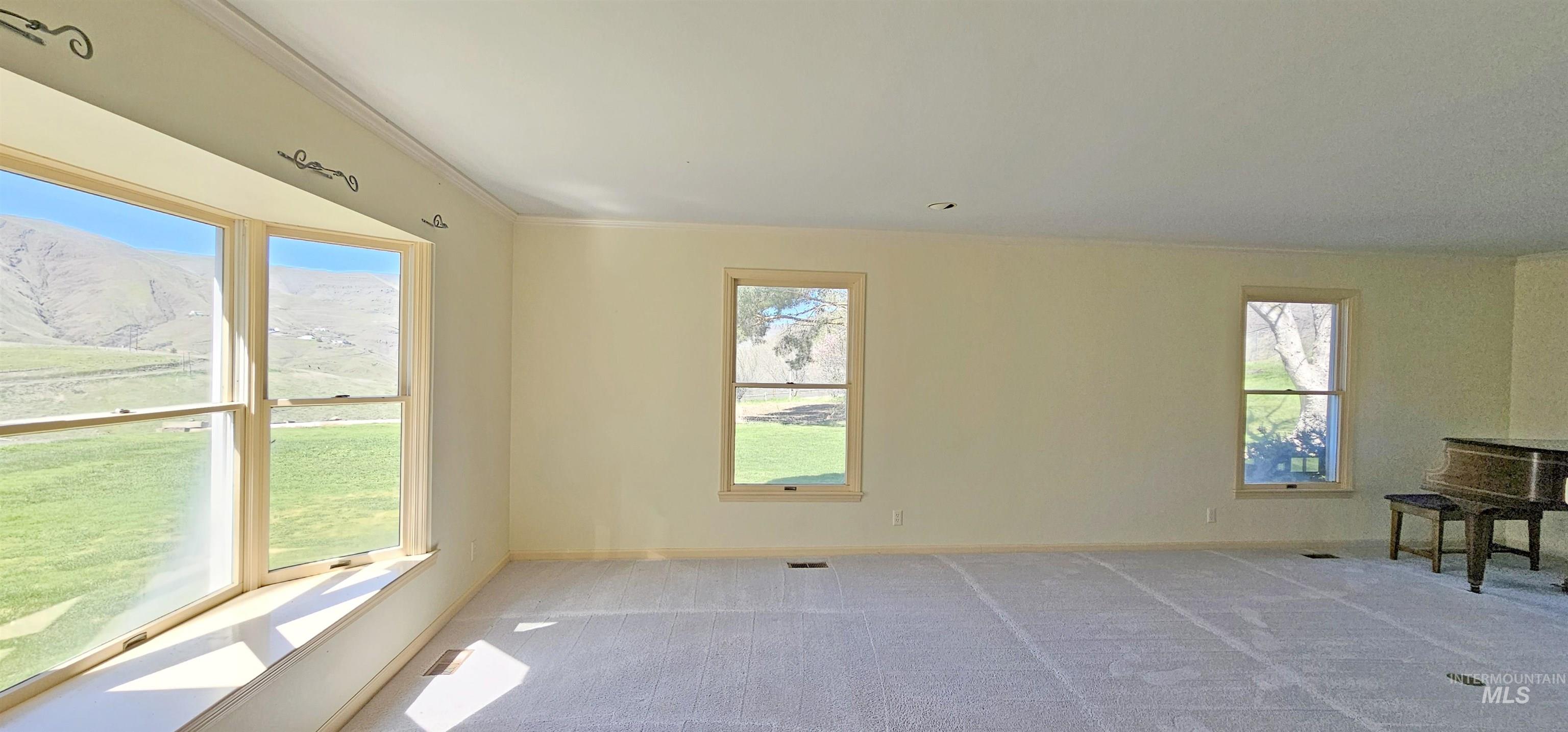 531 Silcott Road, Clarkston, Washington 99403, 3 Bedrooms, 2.5 Bathrooms, Residential For Sale, Price $995,000, 98961508