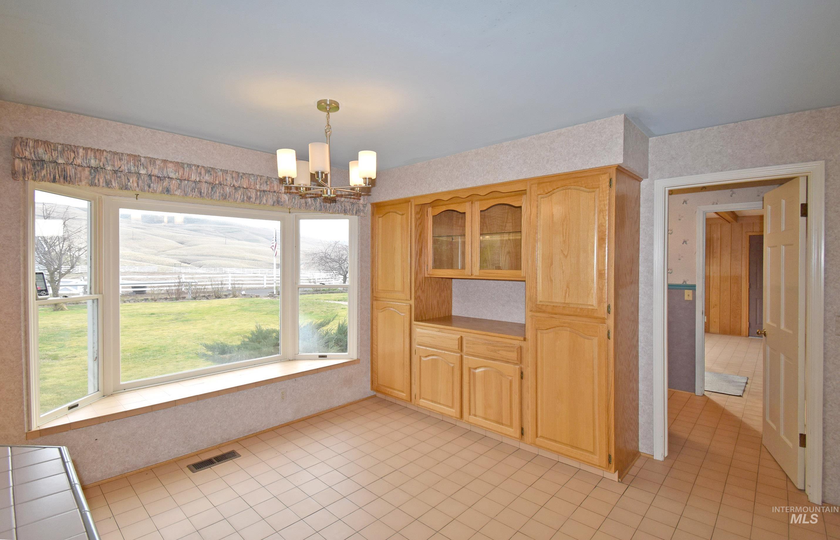 531 Silcott Road, Clarkston, Washington 99403, 3 Bedrooms, 2.5 Bathrooms, Residential For Sale, Price $995,000, 98961508