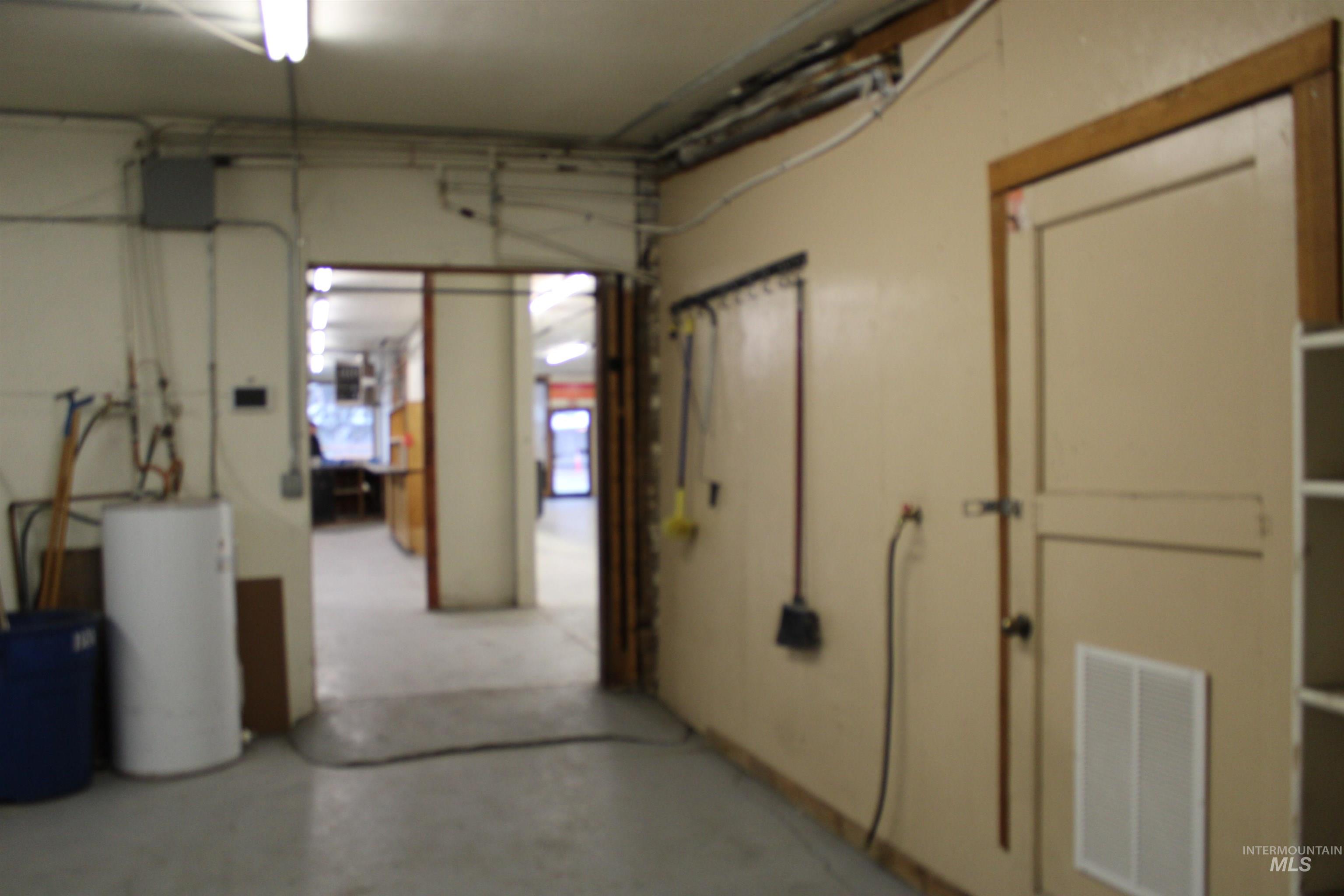 415 N Greenwood, Shoshone, Idaho 83352-5194, Business/Commercial For Sale, Price $800,000,MLS 98961510