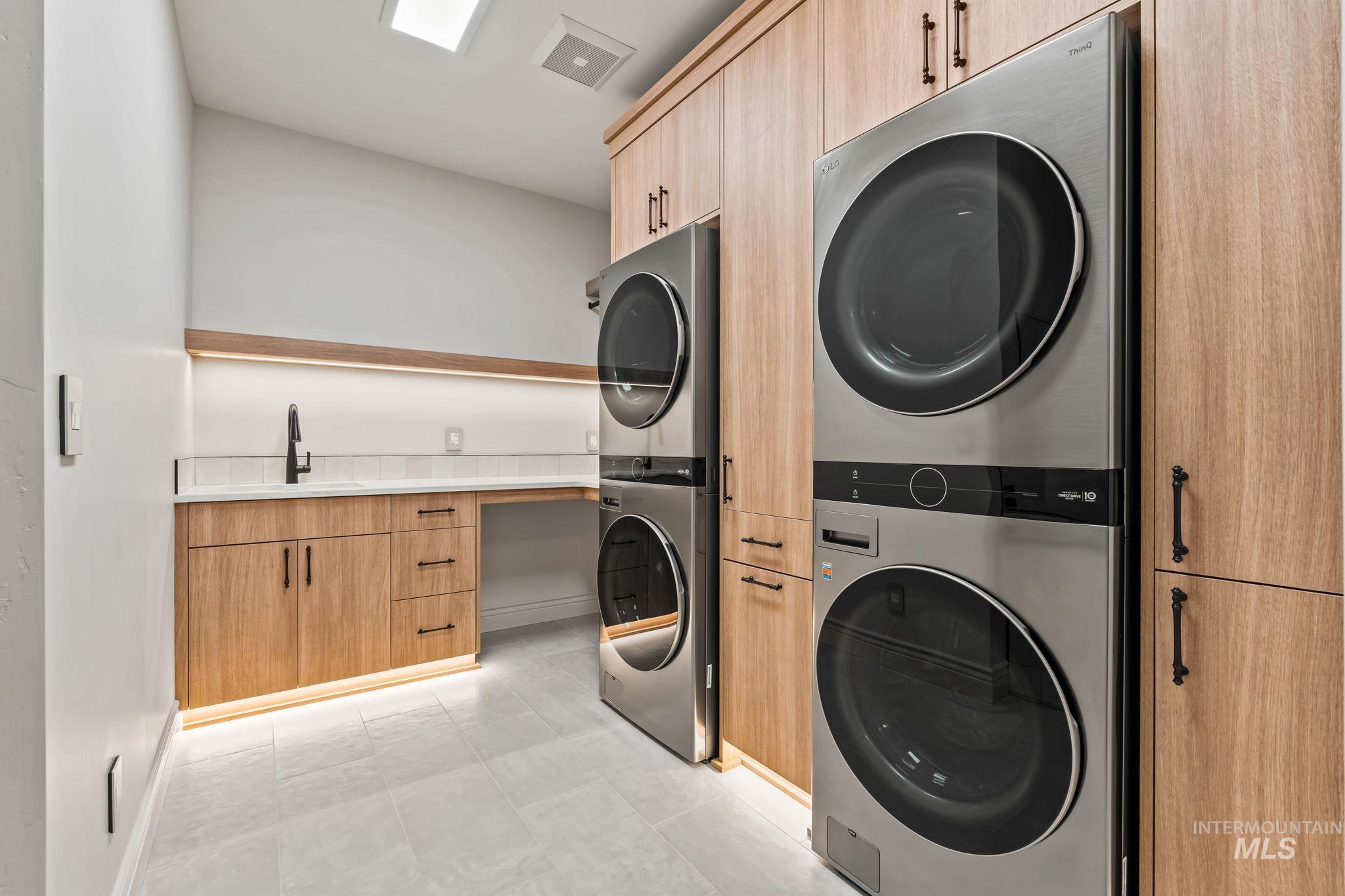 6362 Salmon Falls Ln, Star, Idaho 83669, 4 Bedrooms, 4.5 Bathrooms, Residential For Sale, Price $1,800,000,MLS 98961524