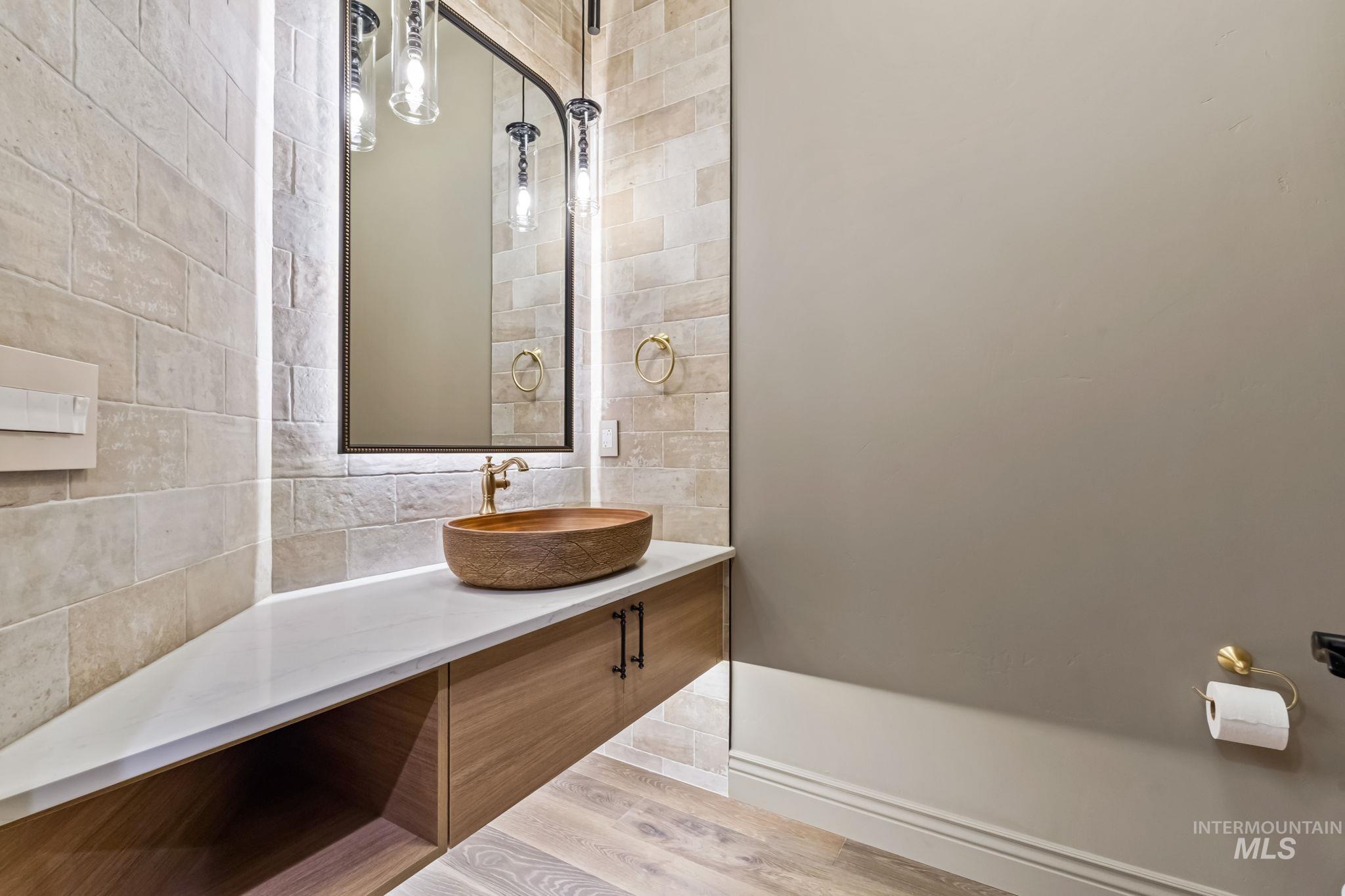 6362 Salmon Falls Ln, Star, Idaho 83669, 4 Bedrooms, 4.5 Bathrooms, Residential For Sale, Price $1,800,000,MLS 98961524