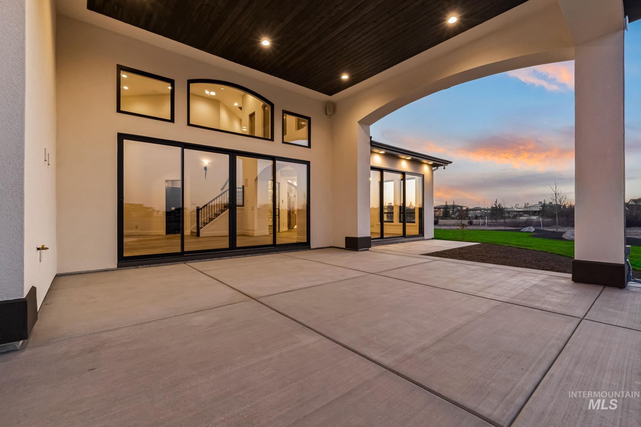 6362 Salmon Falls Ln, Star, Idaho 83669, 4 Bedrooms, 4.5 Bathrooms, Residential For Sale, Price $1,800,000,MLS 98961524