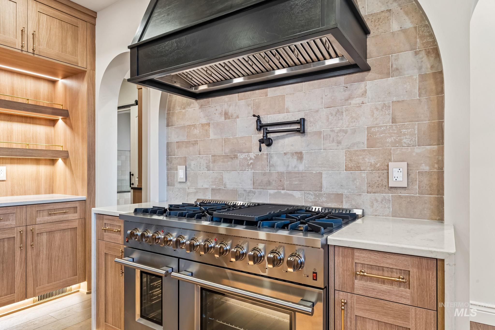 6362 Salmon Falls Ln, Star, Idaho 83669, 4 Bedrooms, 4.5 Bathrooms, Residential For Sale, Price $1,800,000,MLS 98961524