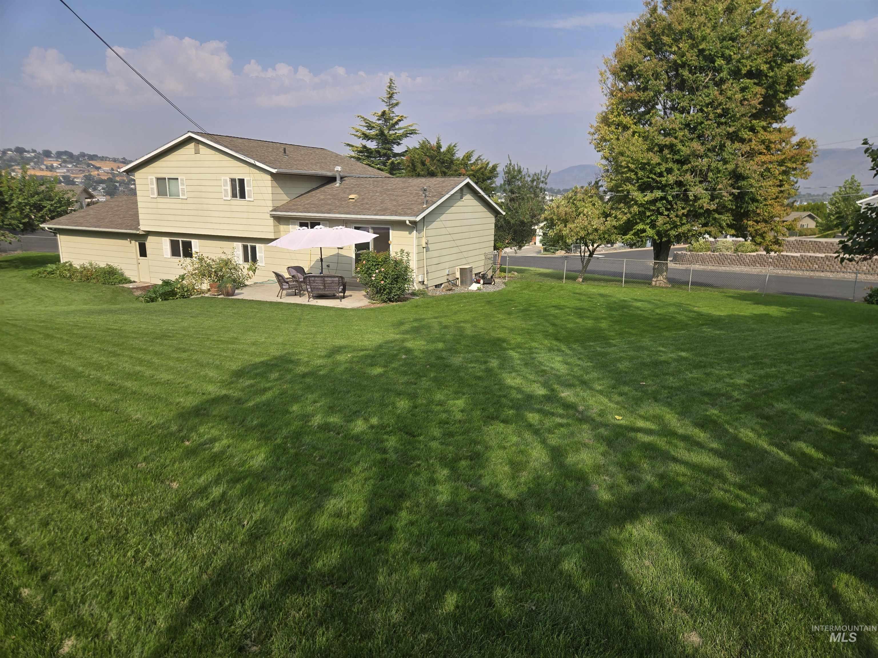 3403 Meadowlark Dr, Lewiston, Idaho 83501, 3 Bedrooms, 2 Bathrooms, Residential For Sale, Price $469,000,MLS 98961526