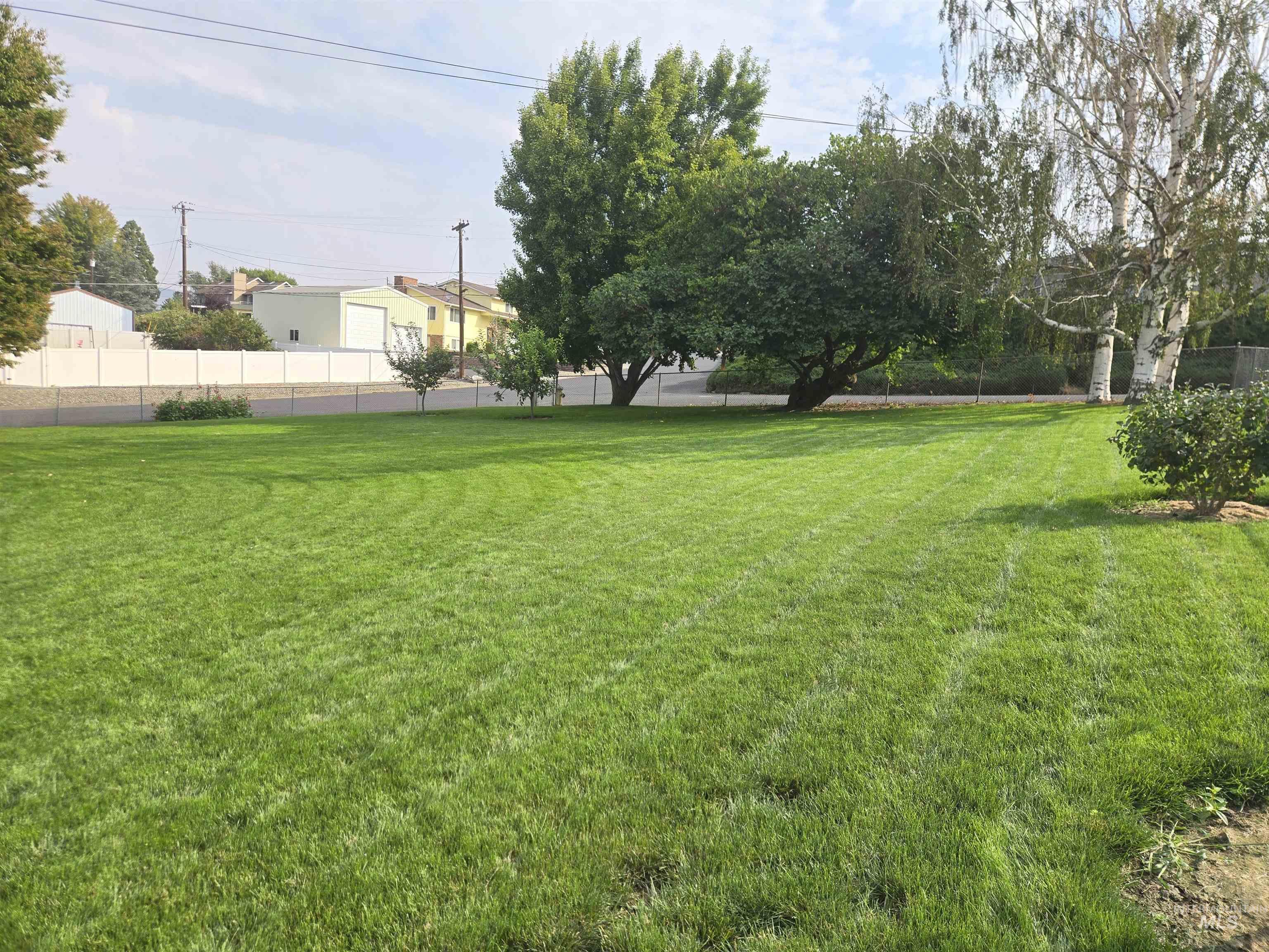 3403 Meadowlark Dr, Lewiston, Idaho 83501, 3 Bedrooms, 2 Bathrooms, Residential For Sale, Price $469,000,MLS 98961526