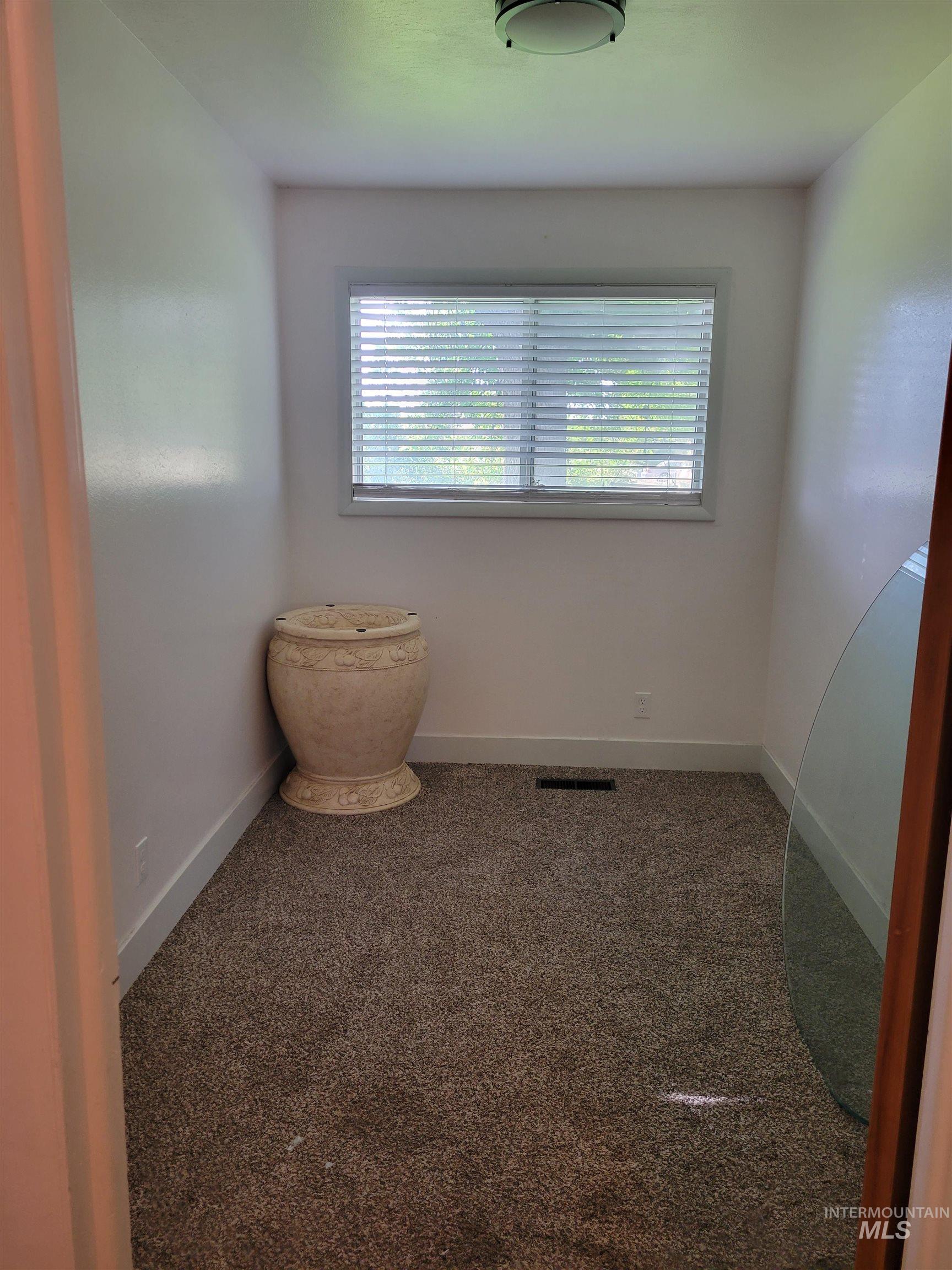 701 Hiland Avenue, Burley, Idaho 83318-0000, 3 Bedrooms, 1 Bathroom, Residential For Sale, Price $295,000,MLS 98961528