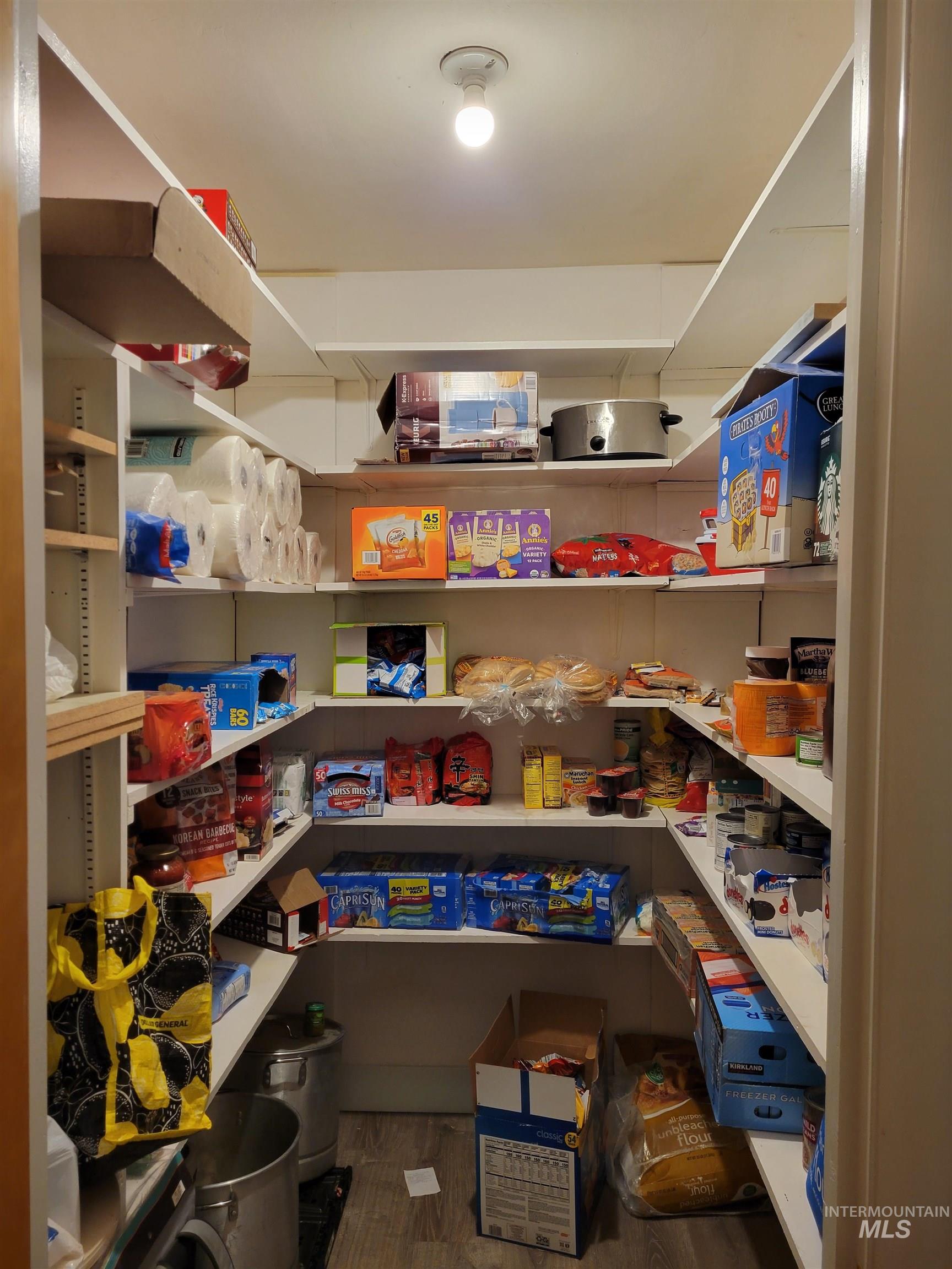 701 Hiland Avenue, Burley, Idaho 83318-0000, 3 Bedrooms, 1 Bathroom, Residential For Sale, Price $295,000,MLS 98961528